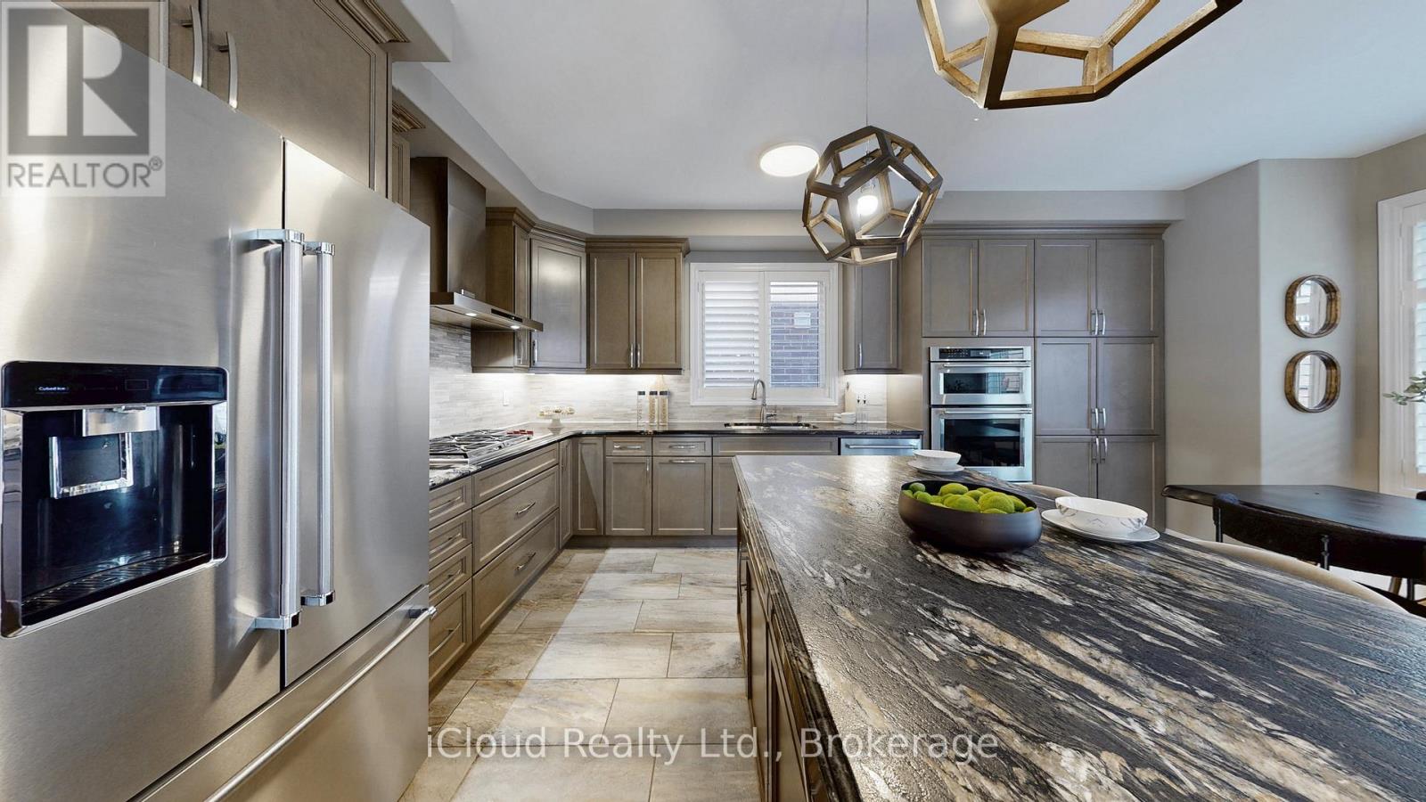 1198 Mceachern Court, Milton, Ontario L9E 1E4 - Photo 15 - W12477508