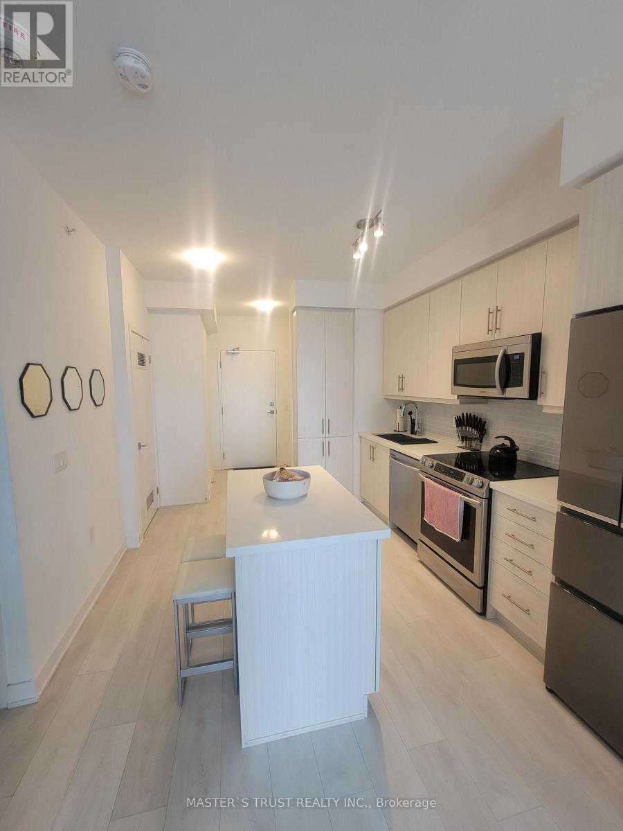 402 - 75 Oneida Crescent, Richmond Hill, Ontario  L4B 0A6 - Photo 2 - N12507496