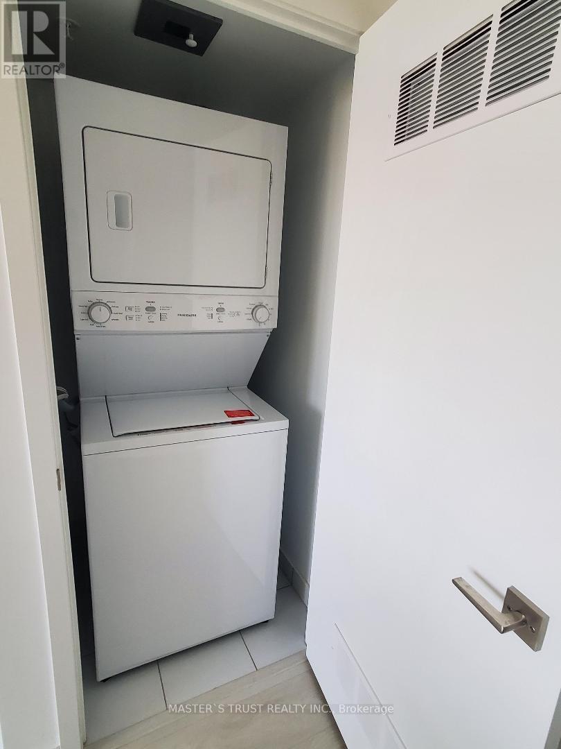 402 - 75 Oneida Crescent, Richmond Hill, Ontario  L4B 0A6 - Photo 6 - N12507496