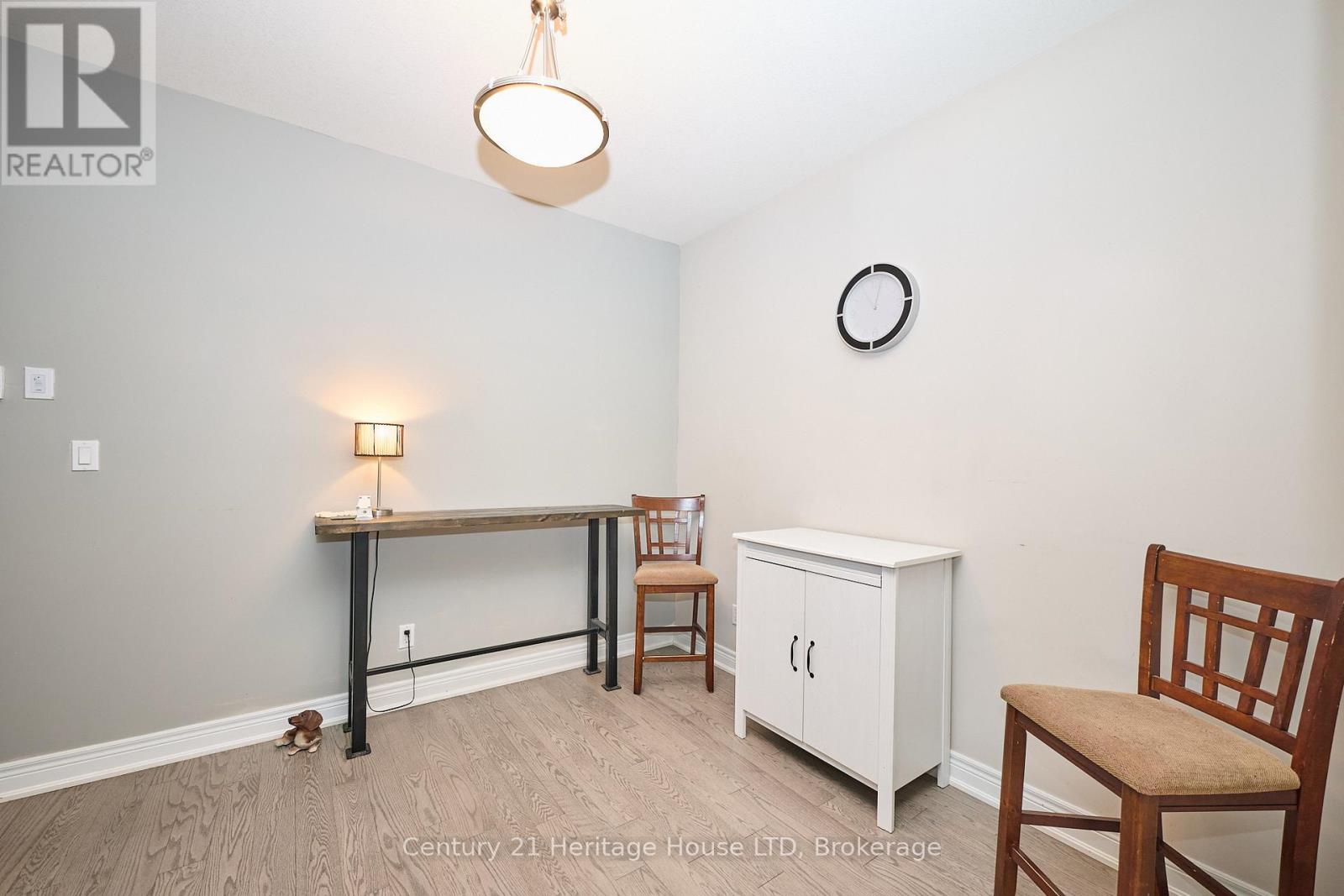 1121 Meadowood Street, Fort Erie, Ontario  L2A 0C1 - Photo 9 - X12507654