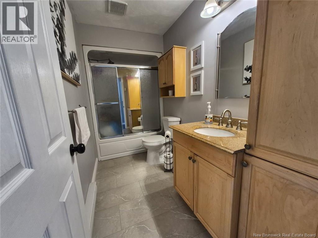 70 Bonavista Court, Moncton, New Brunswick  E1G 2H4 - Photo 12 - NB128546