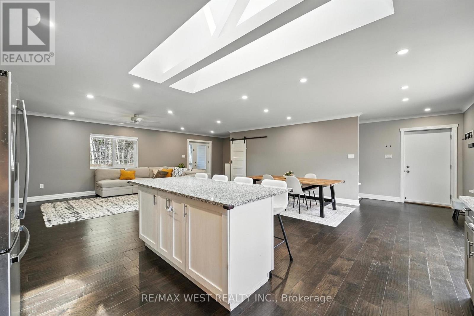 11650 Rocksprings Road, Elizabethtown-Kitley, Ontario  K0G 1R0 - Photo 8 - X12424572