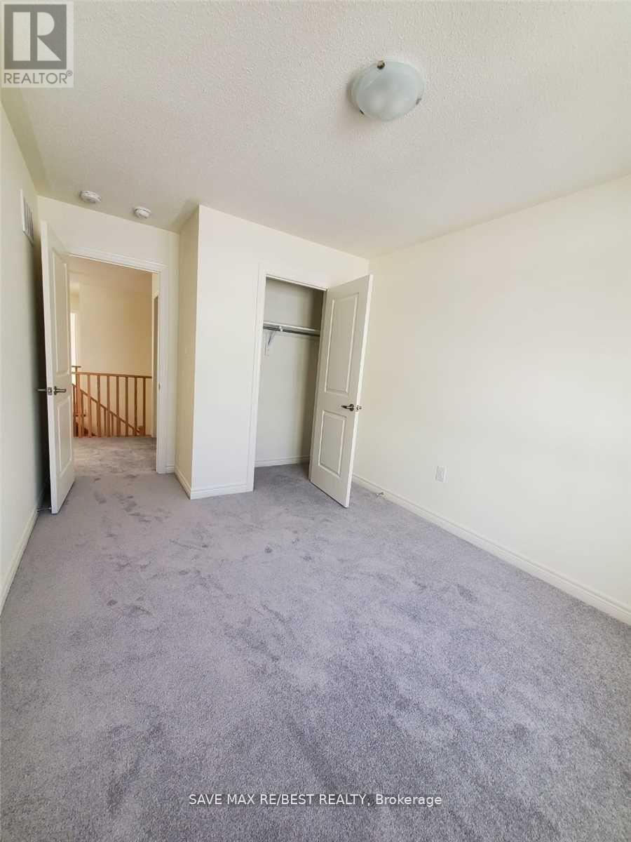 37 Sail Road, Brampton, Ontario  L7A 4W8 - Photo 4 - W12507164