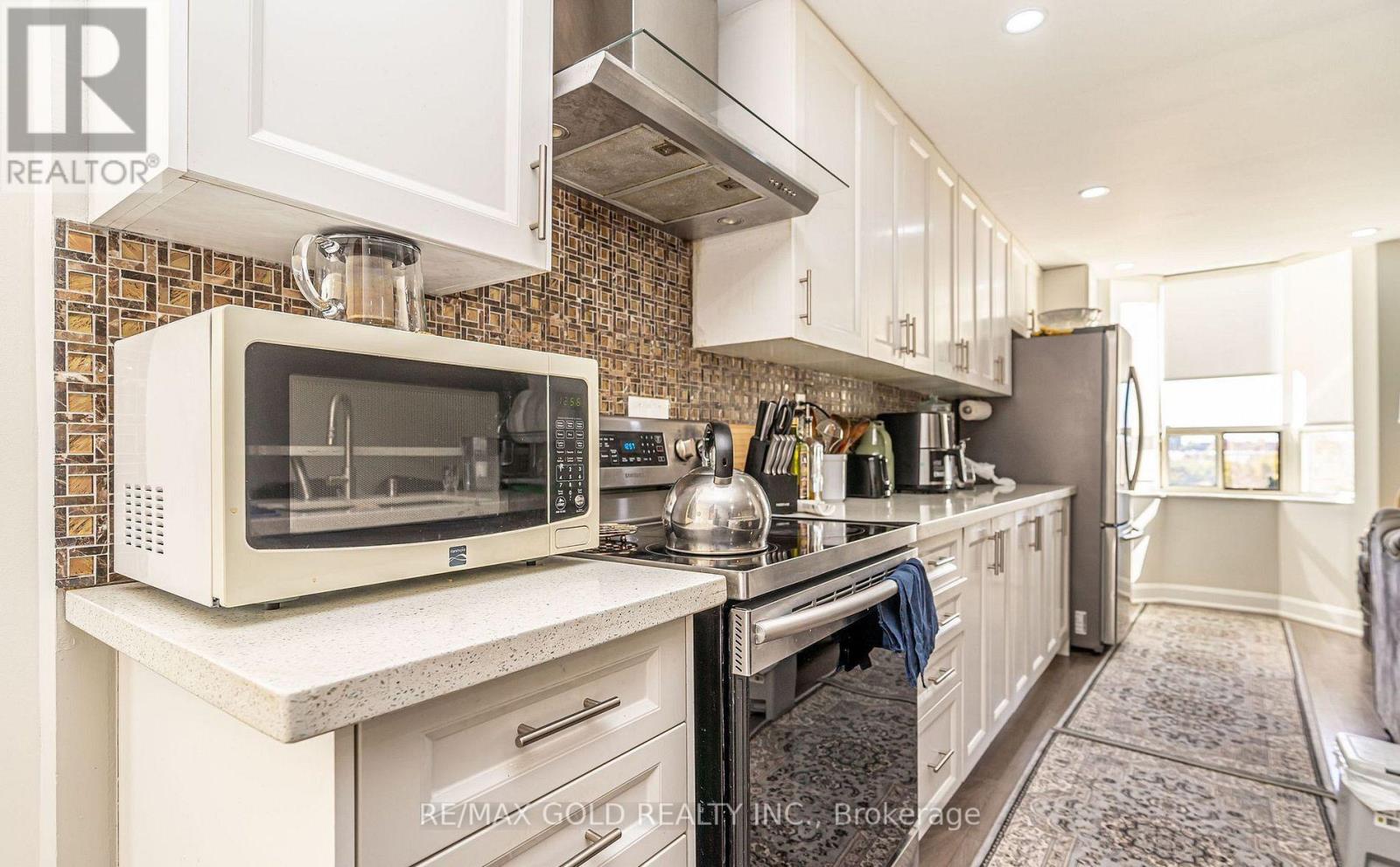 403 - 30 Malta Avenue, Brampton, Ontario  L6Y 4W6 - Photo 18 - W12507206