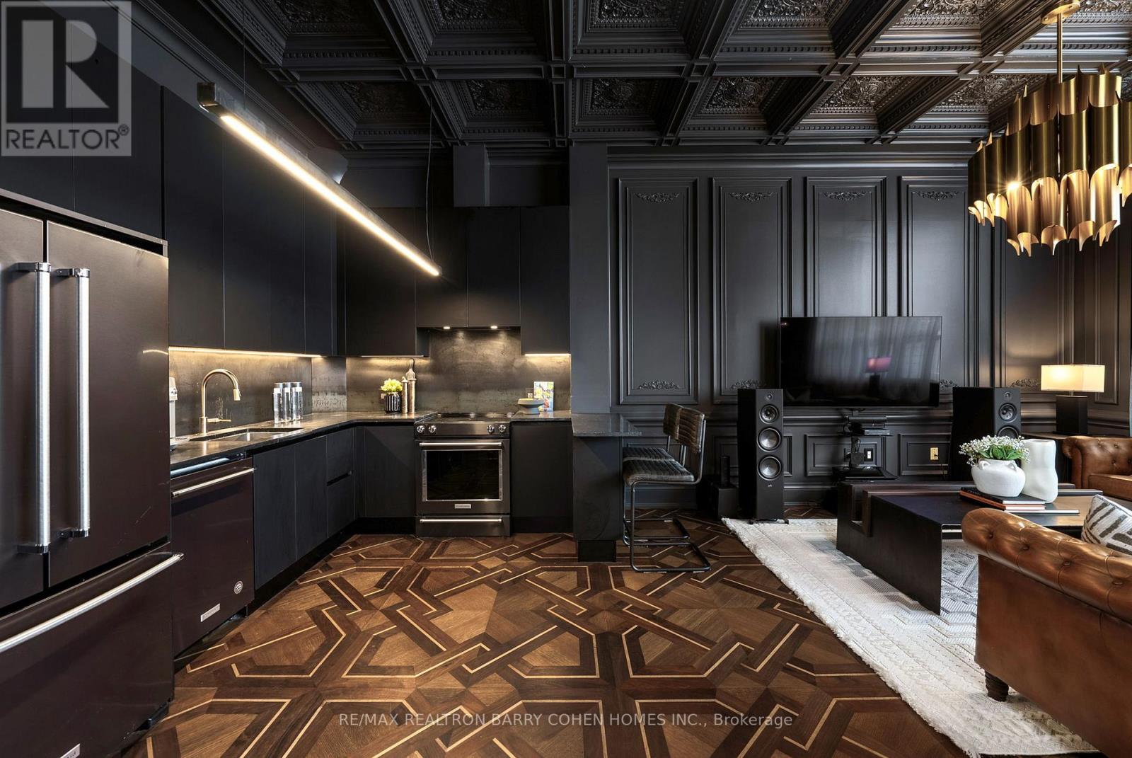 116 - 1001 ROSELAWN AVENUE, Toronto, Ontario