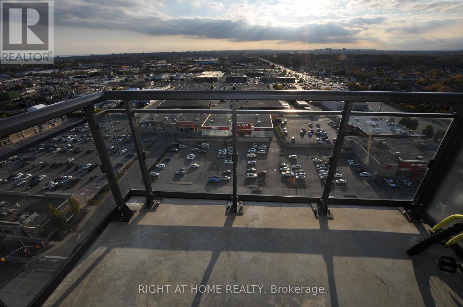 1705 - 3975 Grand Park Drive, Mississauga, Ontario  L5B 0K4 - Photo 22 - W12507228