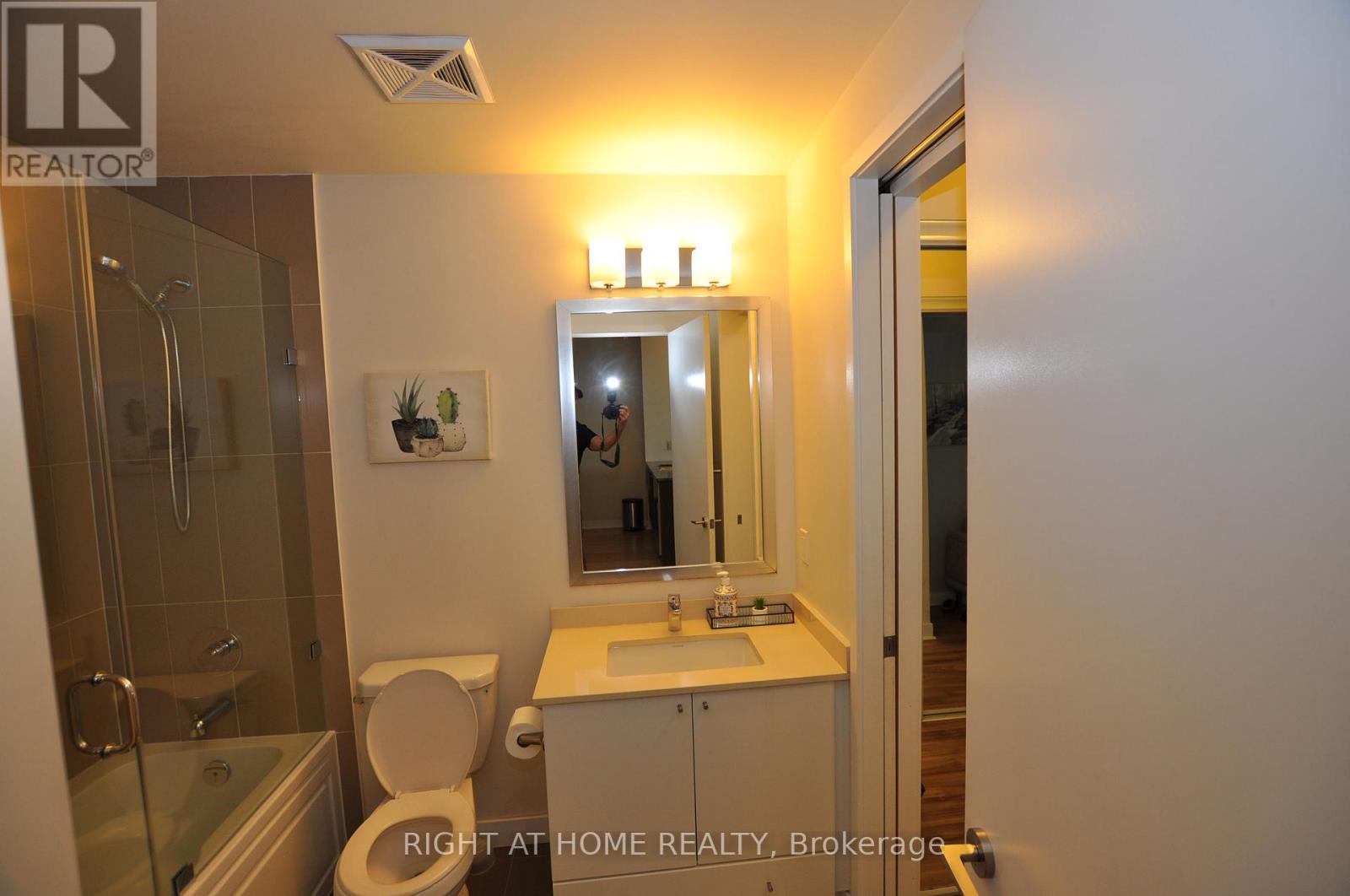 1705 - 3975 Grand Park Drive, Mississauga, Ontario  L5B 0K4 - Photo 4 - W12507228