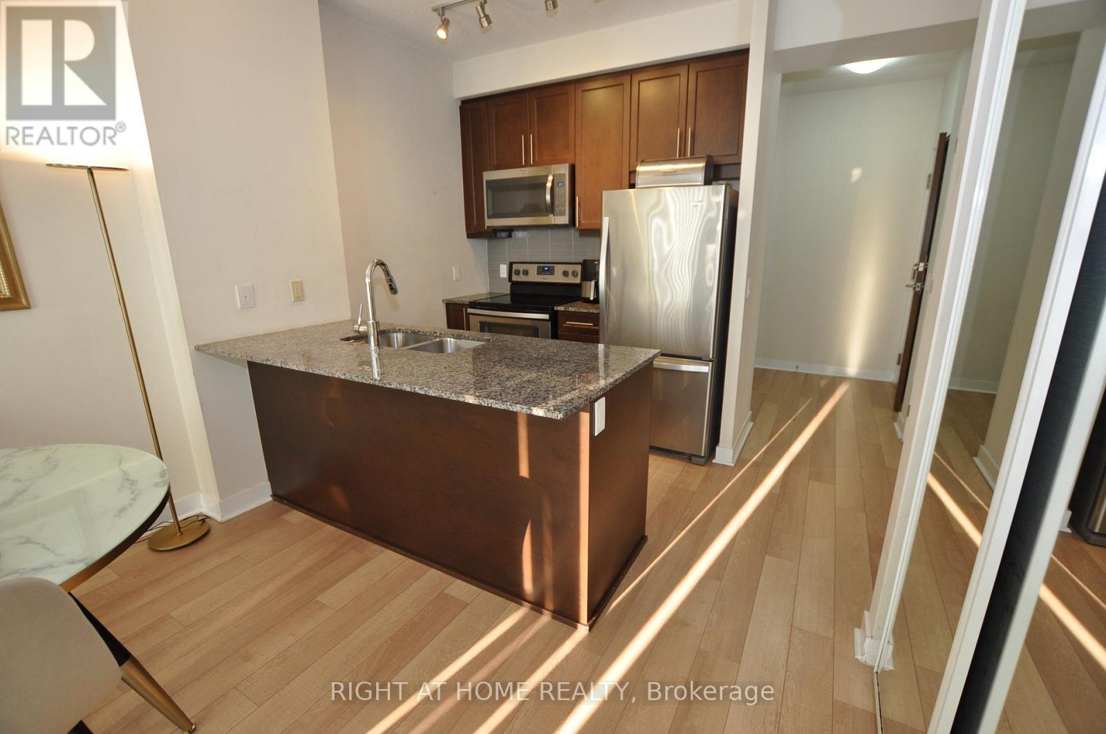 1705 - 3975 Grand Park Drive, Mississauga, Ontario  L5B 0K4 - Photo 5 - W12507228