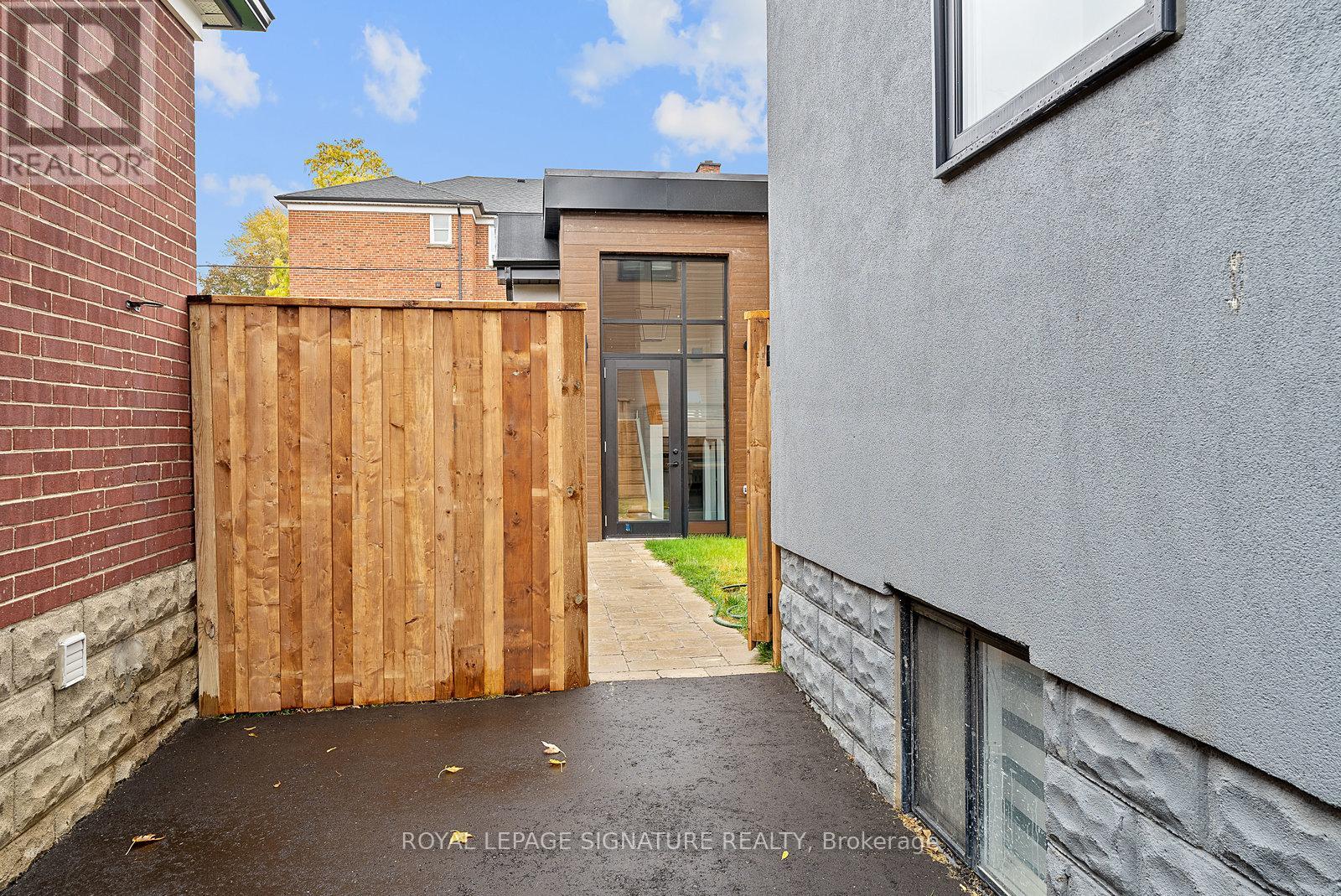 Garden - 45 William Street, Toronto, Ontario  M9N 2G6 - Photo 22 - W12507248