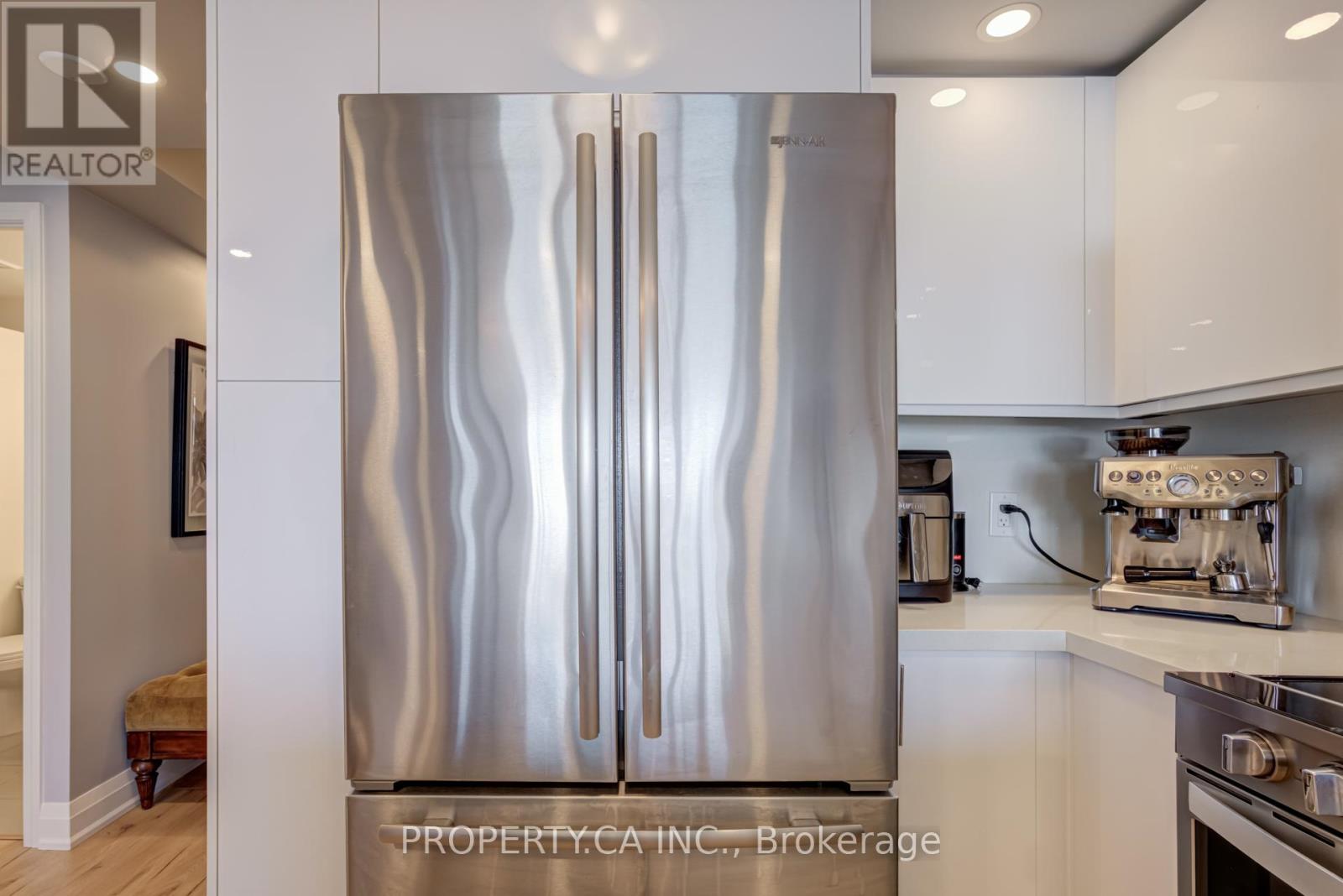 1501 - 2230 Lake Shore Boulevard W, Toronto, Ontario  M8V 0B2 - Photo 4 - W12507256