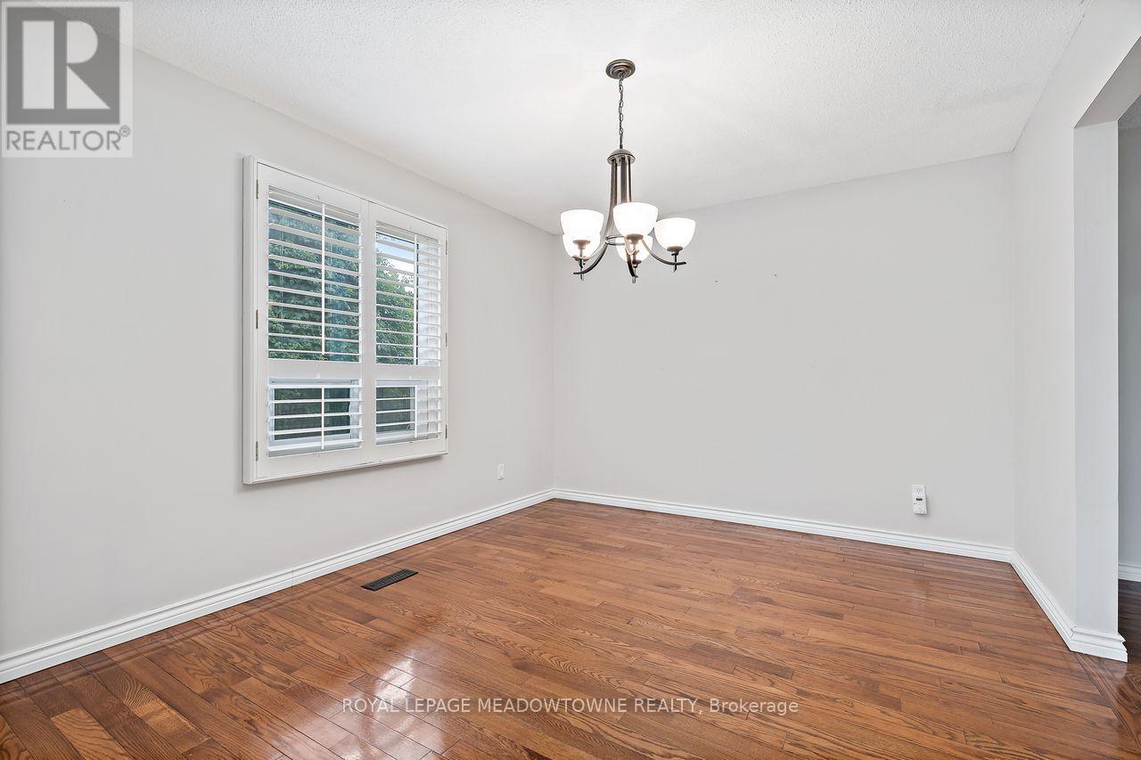 13 Blueridge Square, Brampton, Ontario  L6Z 1A2 - Photo 13 - W12507260