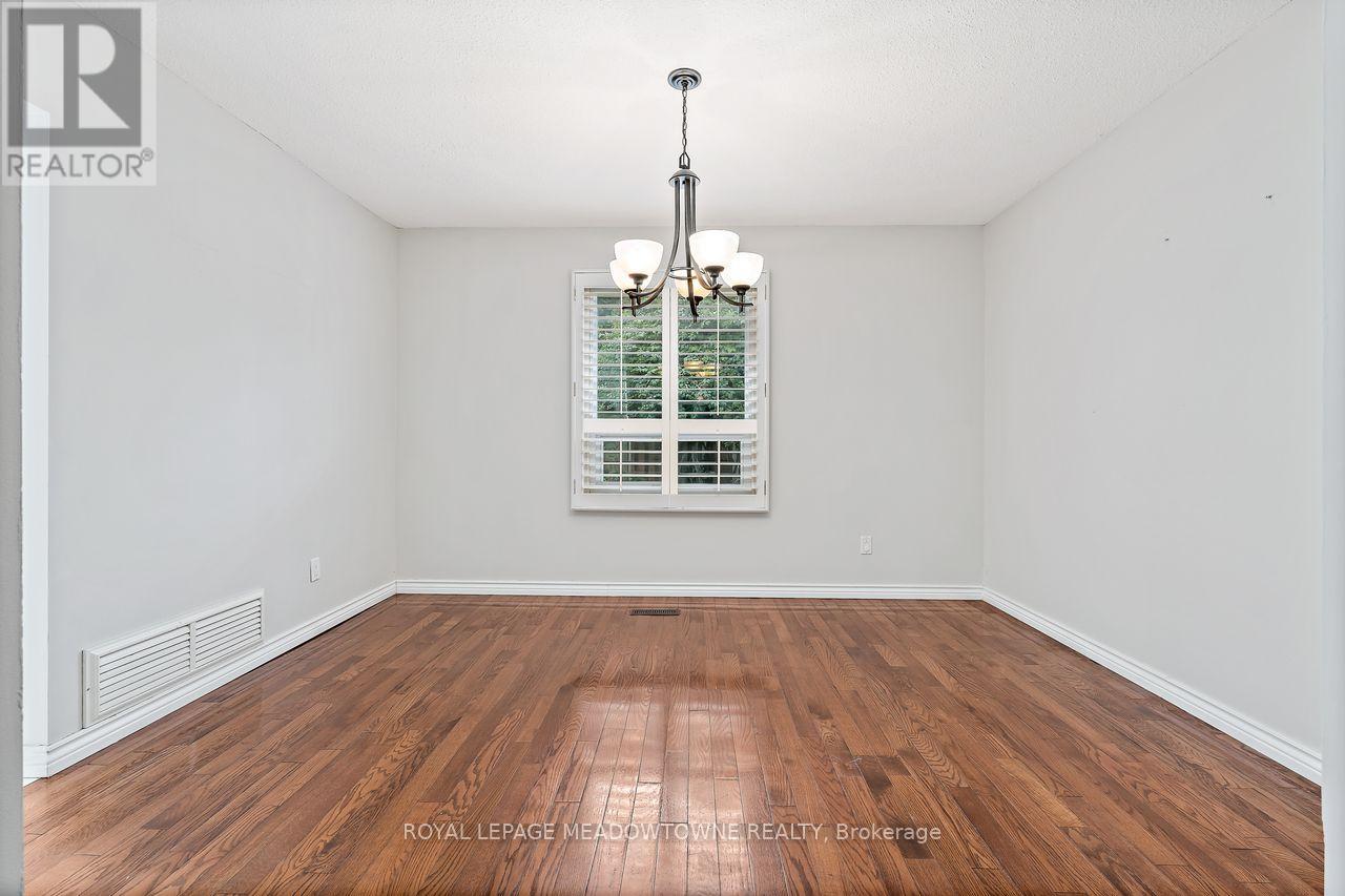 13 Blueridge Square, Brampton, Ontario  L6Z 1A2 - Photo 14 - W12507260