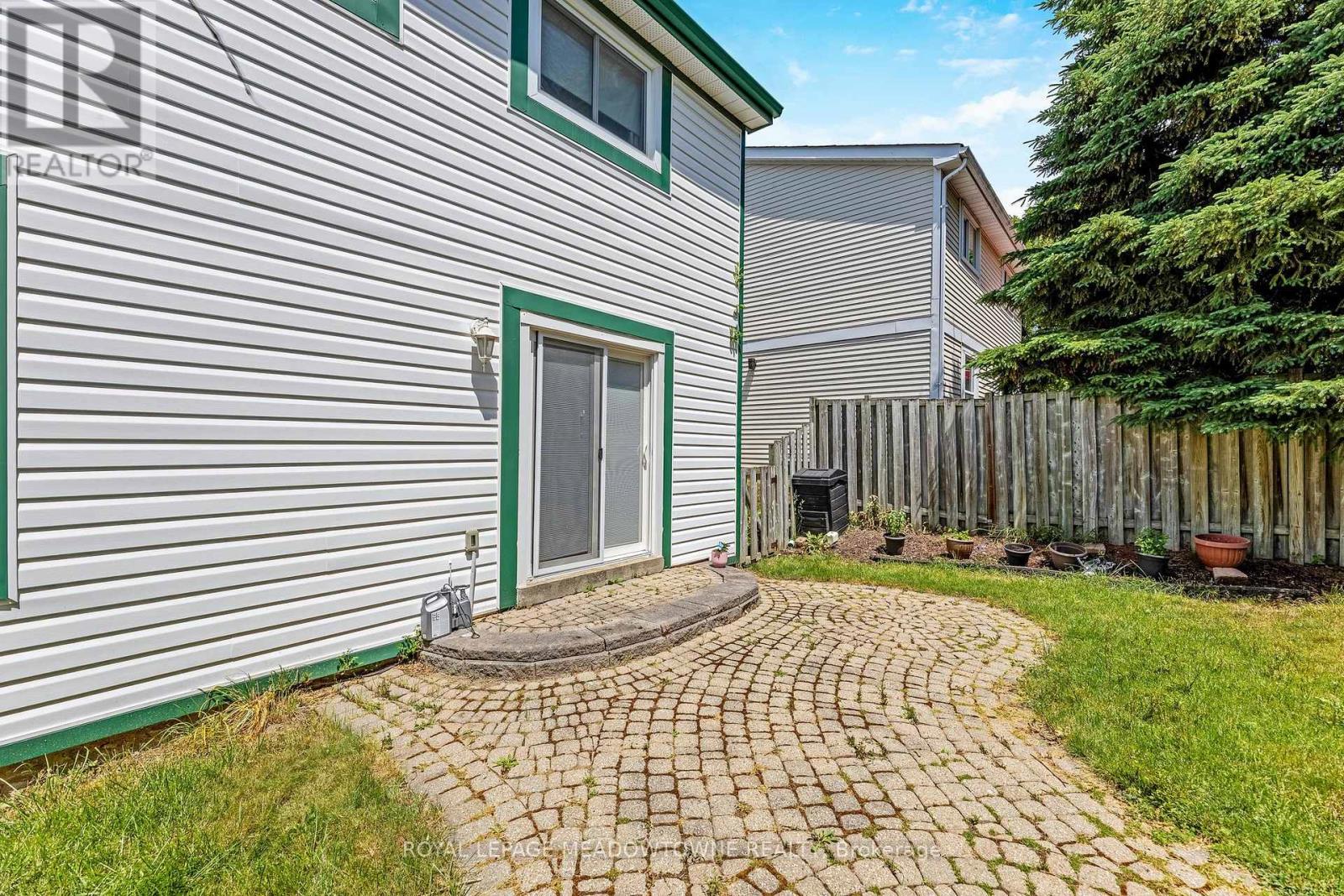 13 Blueridge Square, Brampton, Ontario  L6Z 1A2 - Photo 30 - W12507260