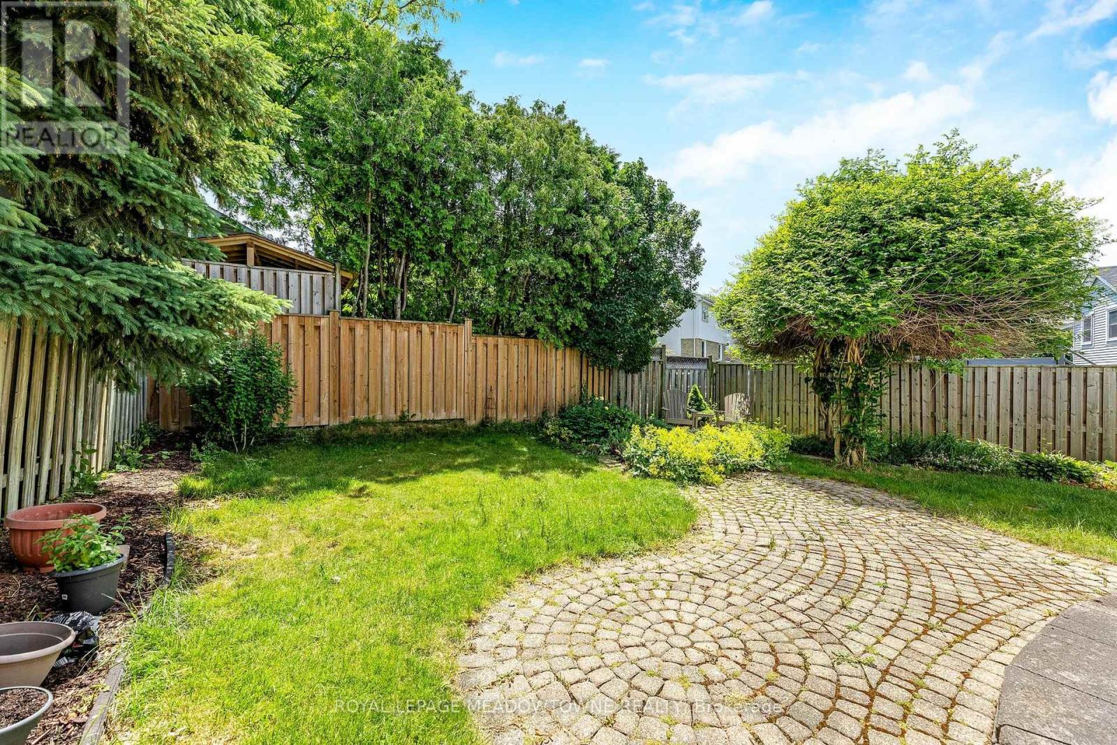 13 Blueridge Square, Brampton, Ontario  L6Z 1A2 - Photo 32 - W12507260