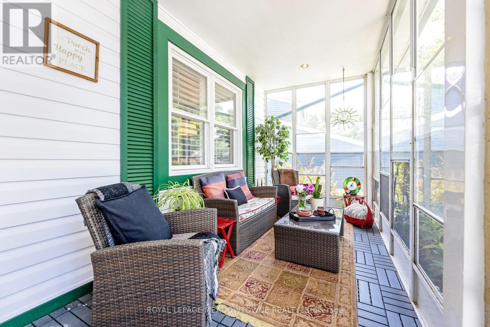 13 Blueridge Square, Brampton, Ontario  L6Z 1A2 - Photo 4 - W12507260