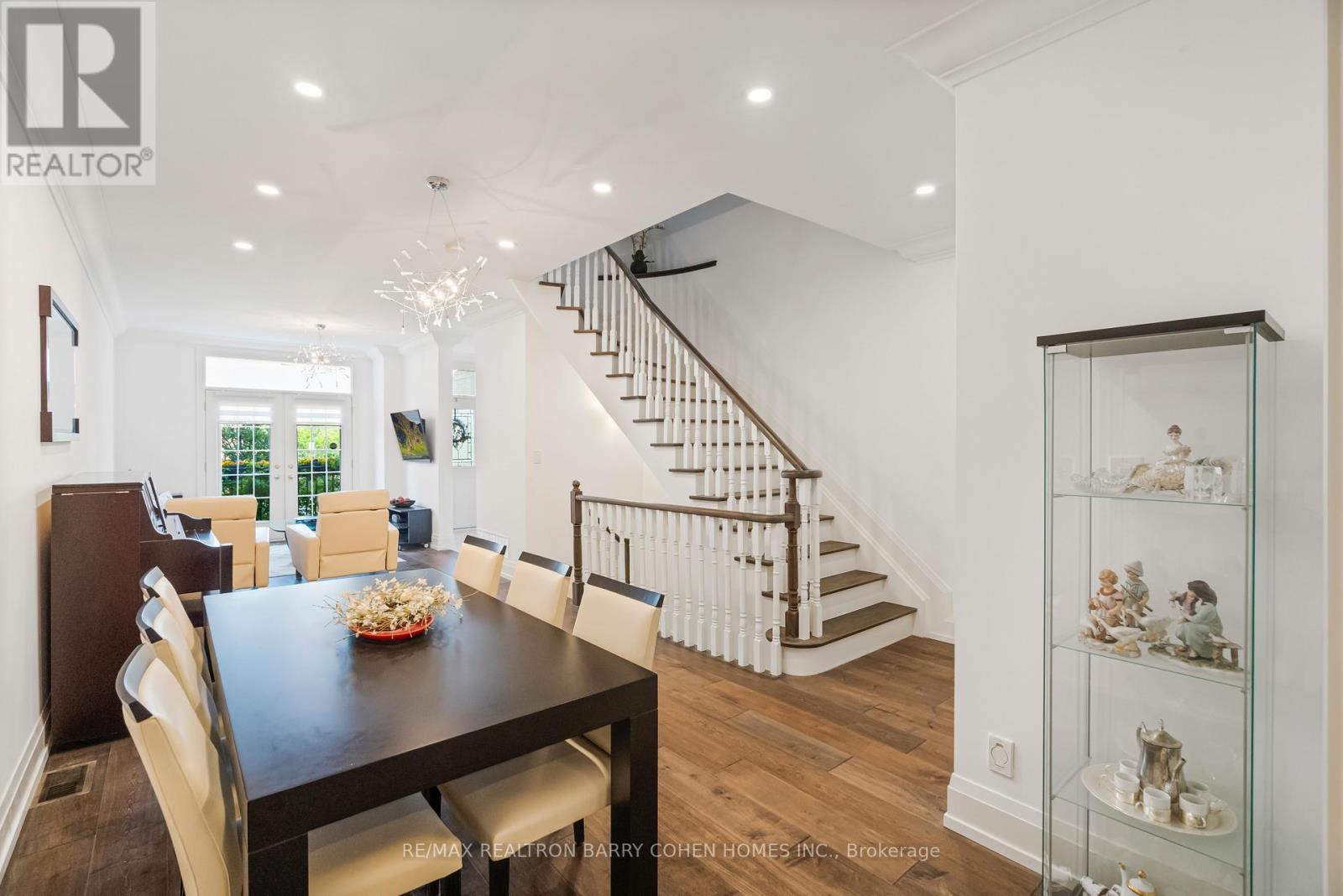 544c Scarlett Road, Toronto, Ontario  M9P 2S2 - Photo 10 - W12507294