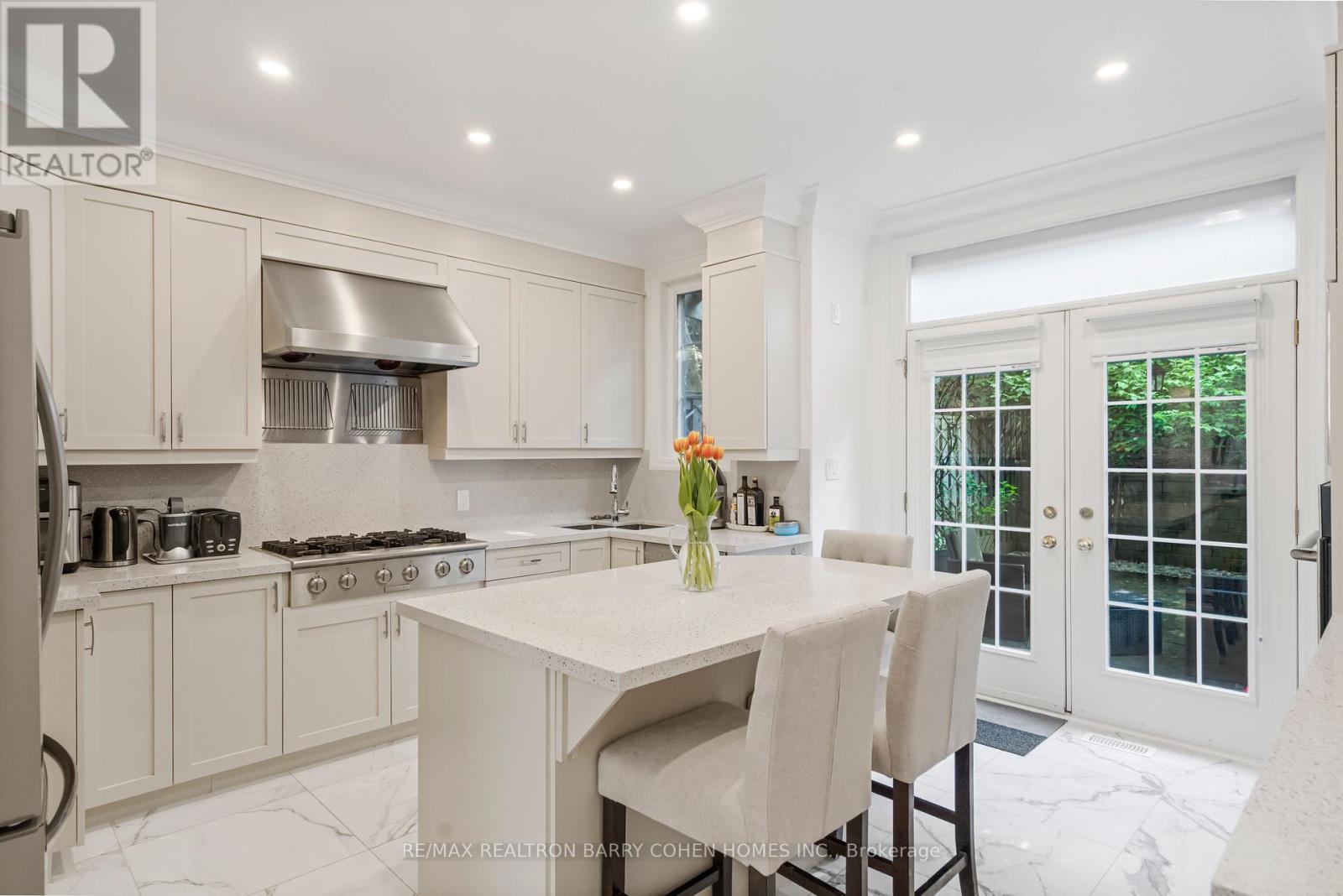 544c Scarlett Road, Toronto, Ontario  M9P 2S2 - Photo 12 - W12507294