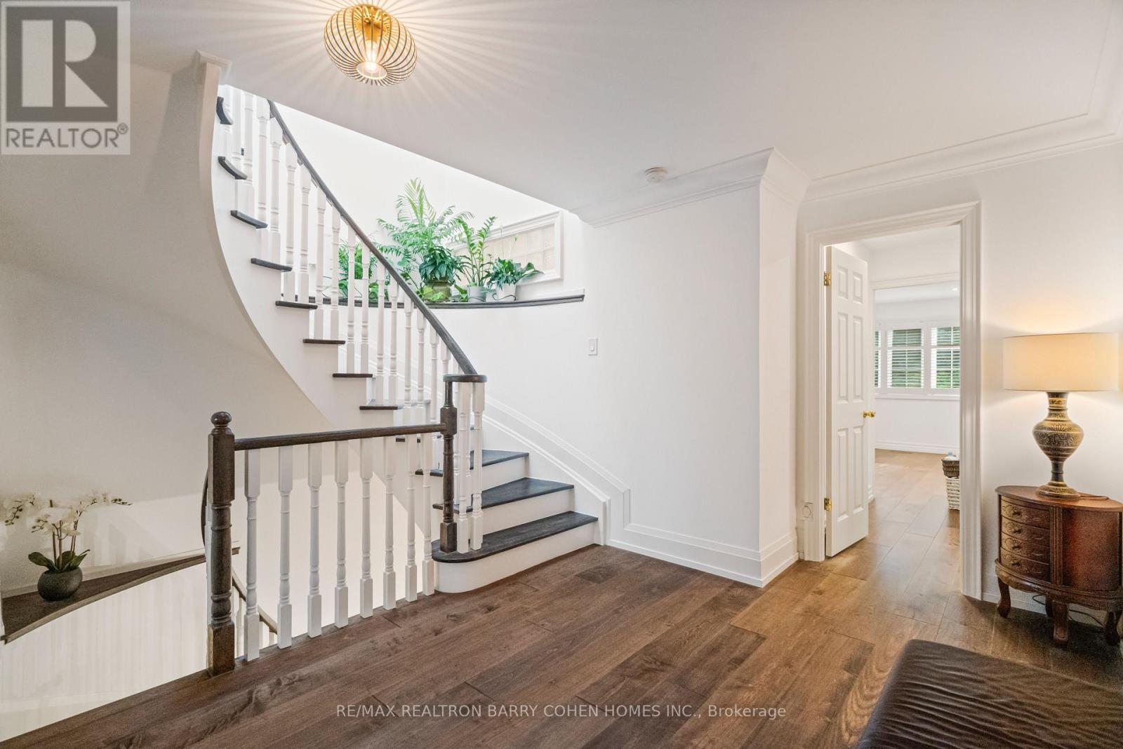 544c Scarlett Road, Toronto, Ontario  M9P 2S2 - Photo 32 - W12507294