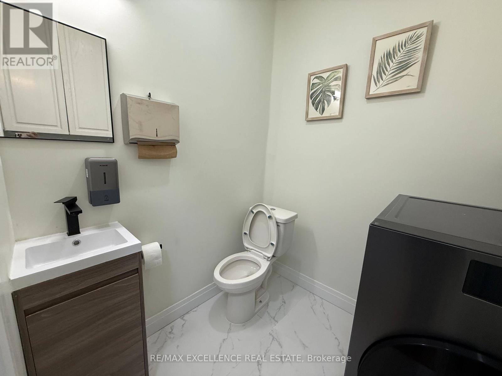 4 - 5484 Tomken Road, Mississauga, Ontario  L4W 2Z6 - Photo 13 - W12507332