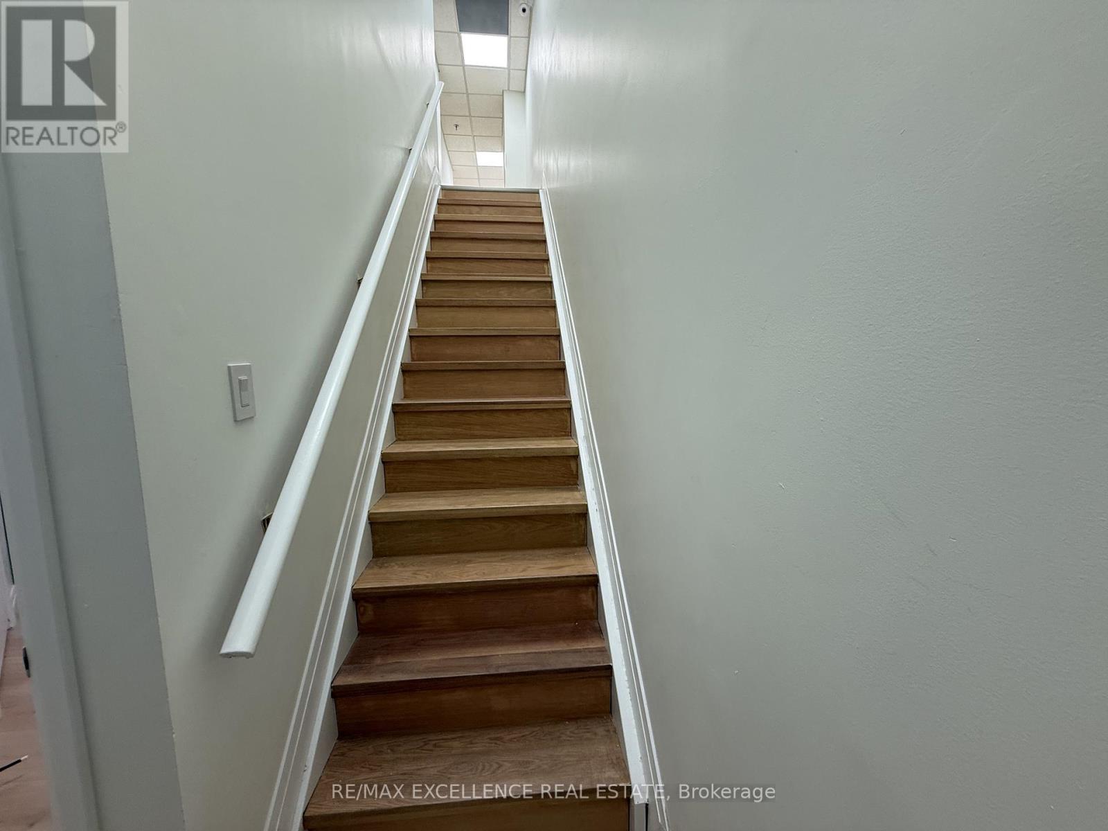 4 - 5484 Tomken Road, Mississauga, Ontario  L4W 2Z6 - Photo 4 - W12507332