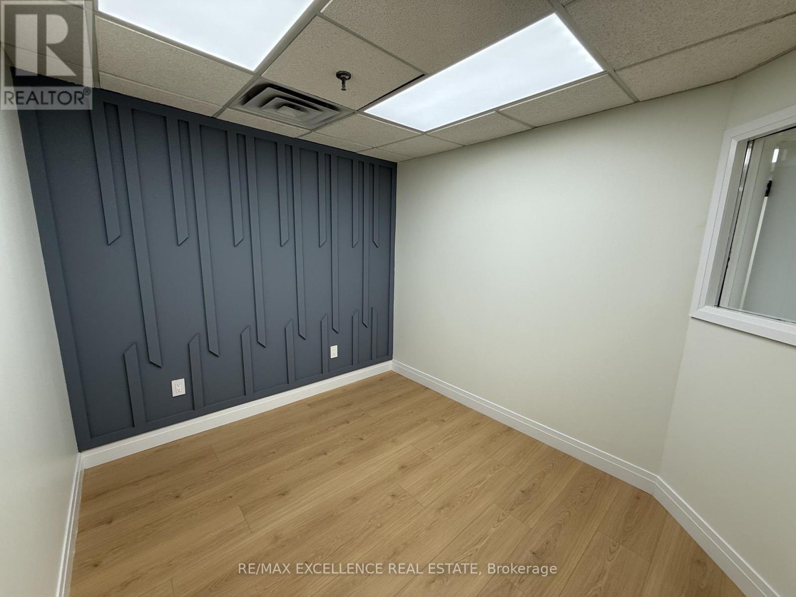 4 - 5484 Tomken Road, Mississauga, Ontario  L4W 2Z6 - Photo 7 - W12507332