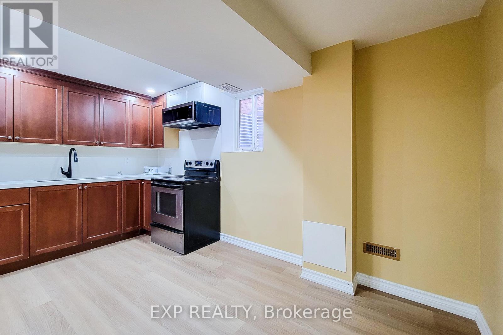 Bsmnt - 14 White Road, Brampton, Ontario  L7A 1P1 - Photo 16 - W12507354