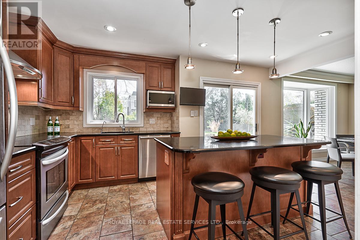 1454 Willowdown Road, Oakville, Ontario  L6L 1X3 - Photo 12 - W12507360