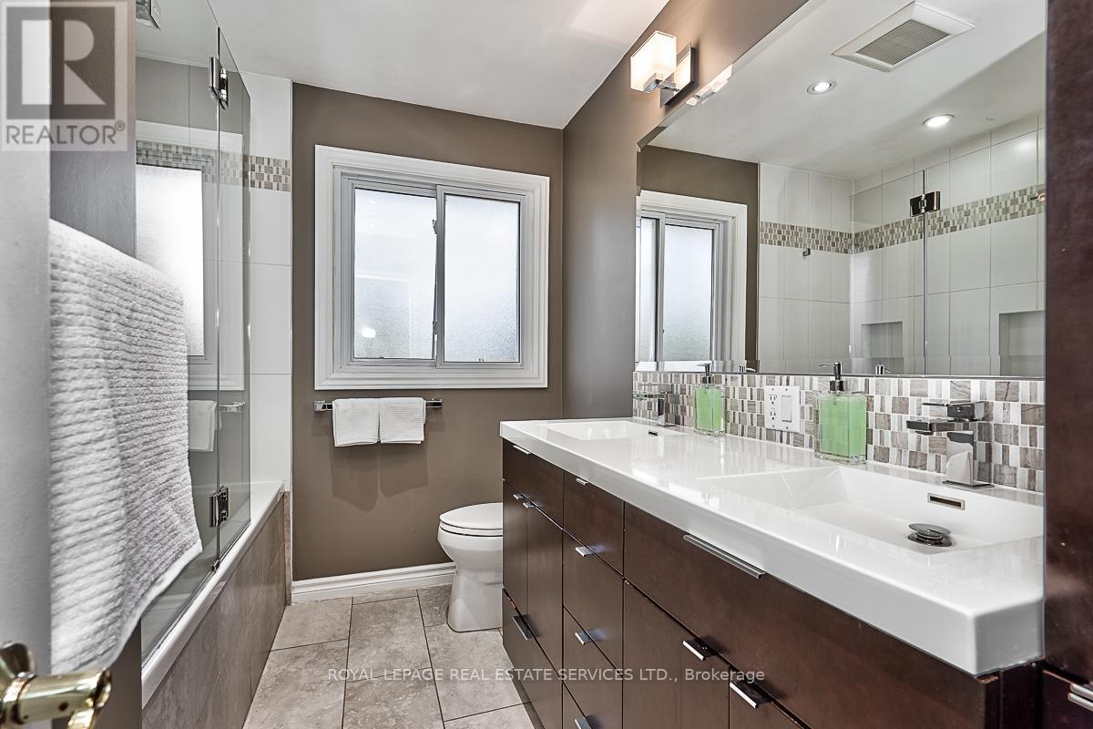 1454 Willowdown Road, Oakville, Ontario  L6L 1X3 - Photo 20 - W12507360