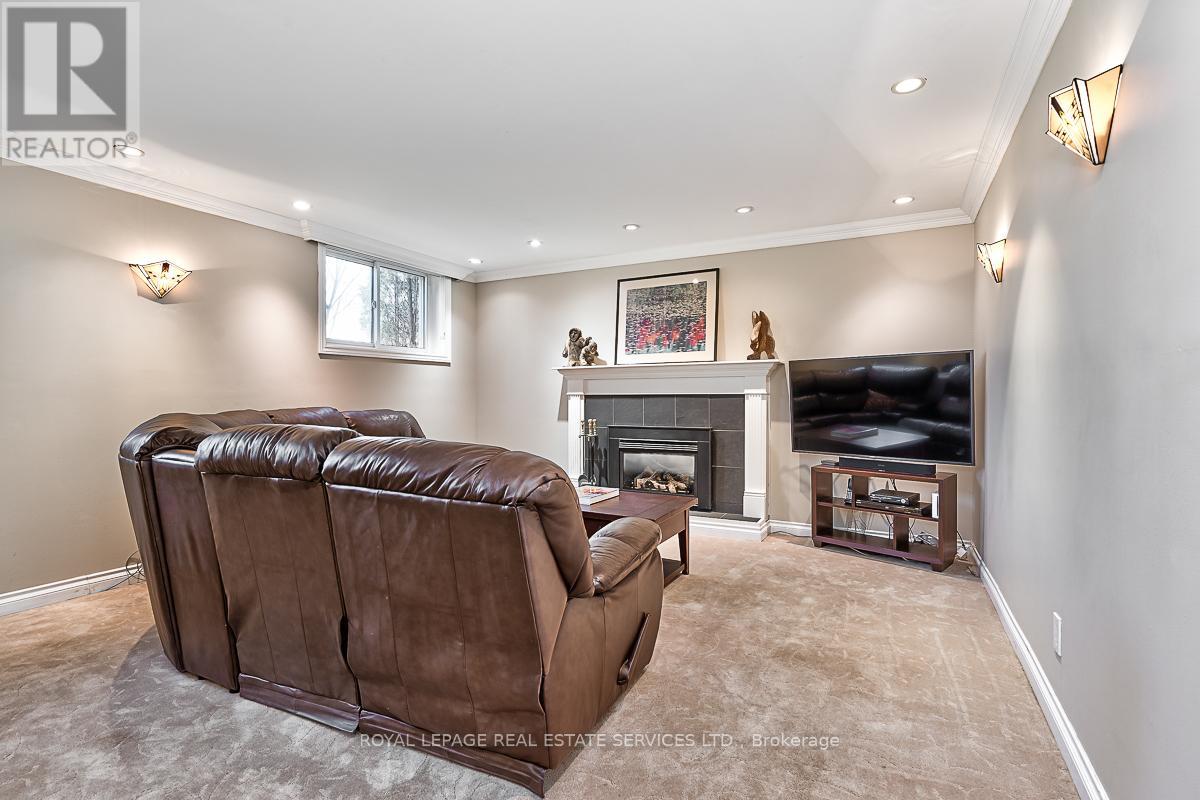 1454 Willowdown Road, Oakville, Ontario  L6L 1X3 - Photo 21 - W12507360