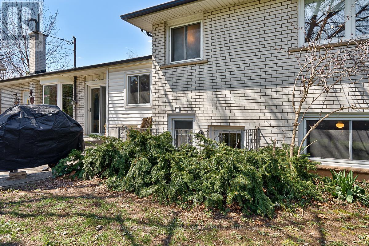 1454 Willowdown Road, Oakville, Ontario  L6L 1X3 - Photo 29 - W12507360