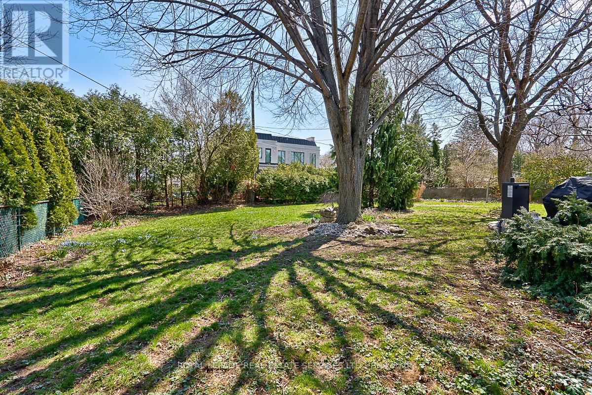 1454 Willowdown Road, Oakville, Ontario  L6L 1X3 - Photo 32 - W12507360