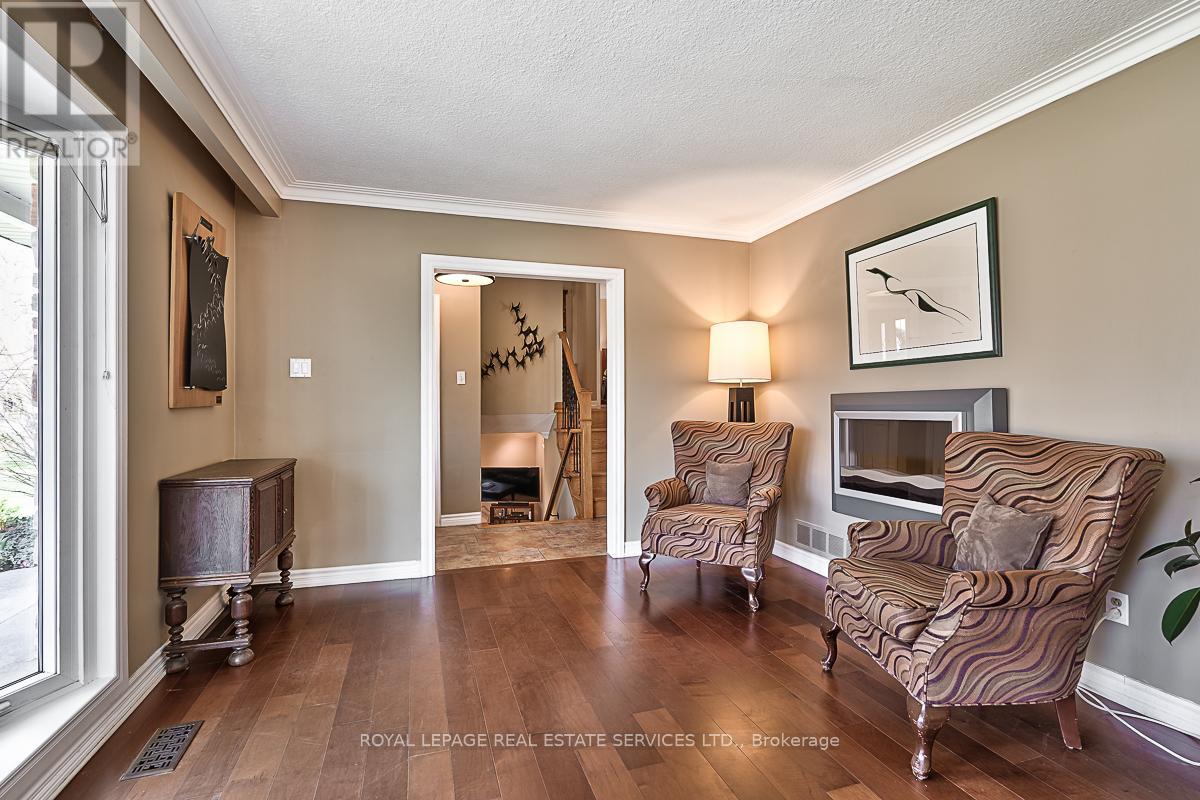 1454 Willowdown Road, Oakville, Ontario  L6L 1X3 - Photo 7 - W12507360