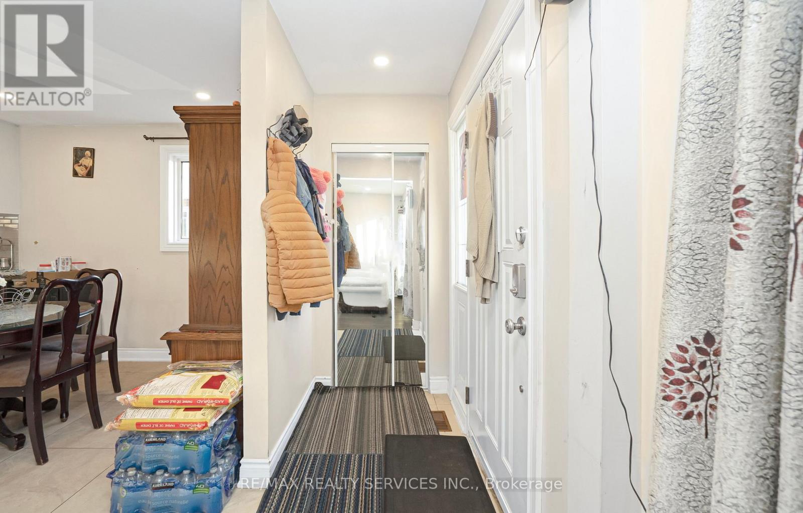 26 Lambton Court, Brampton, Ontario  L6V 2A9 - Photo 12 - W12507366