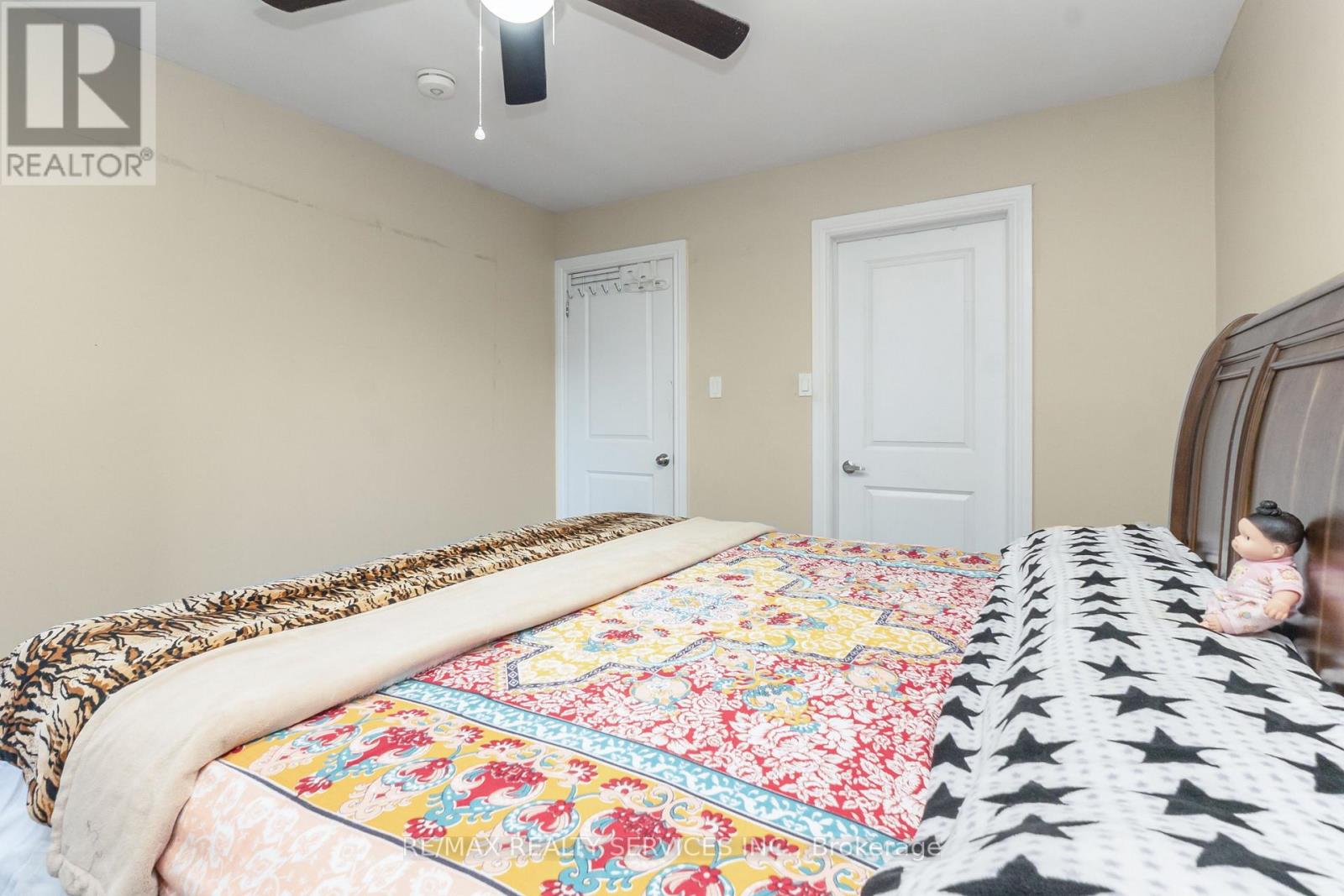 26 Lambton Court, Brampton, Ontario  L6V 2A9 - Photo 13 - W12507366