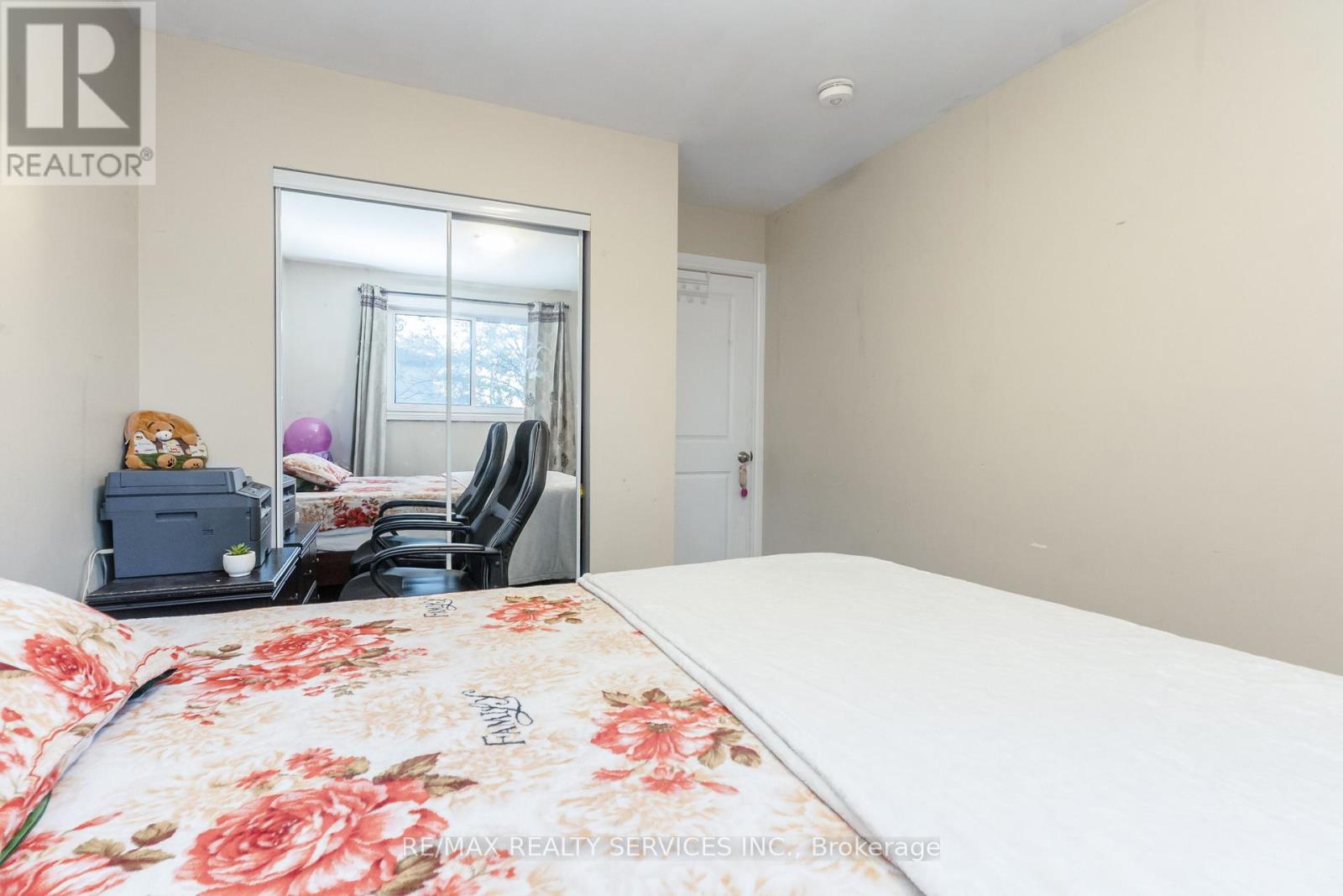 26 Lambton Court, Brampton, Ontario  L6V 2A9 - Photo 16 - W12507366