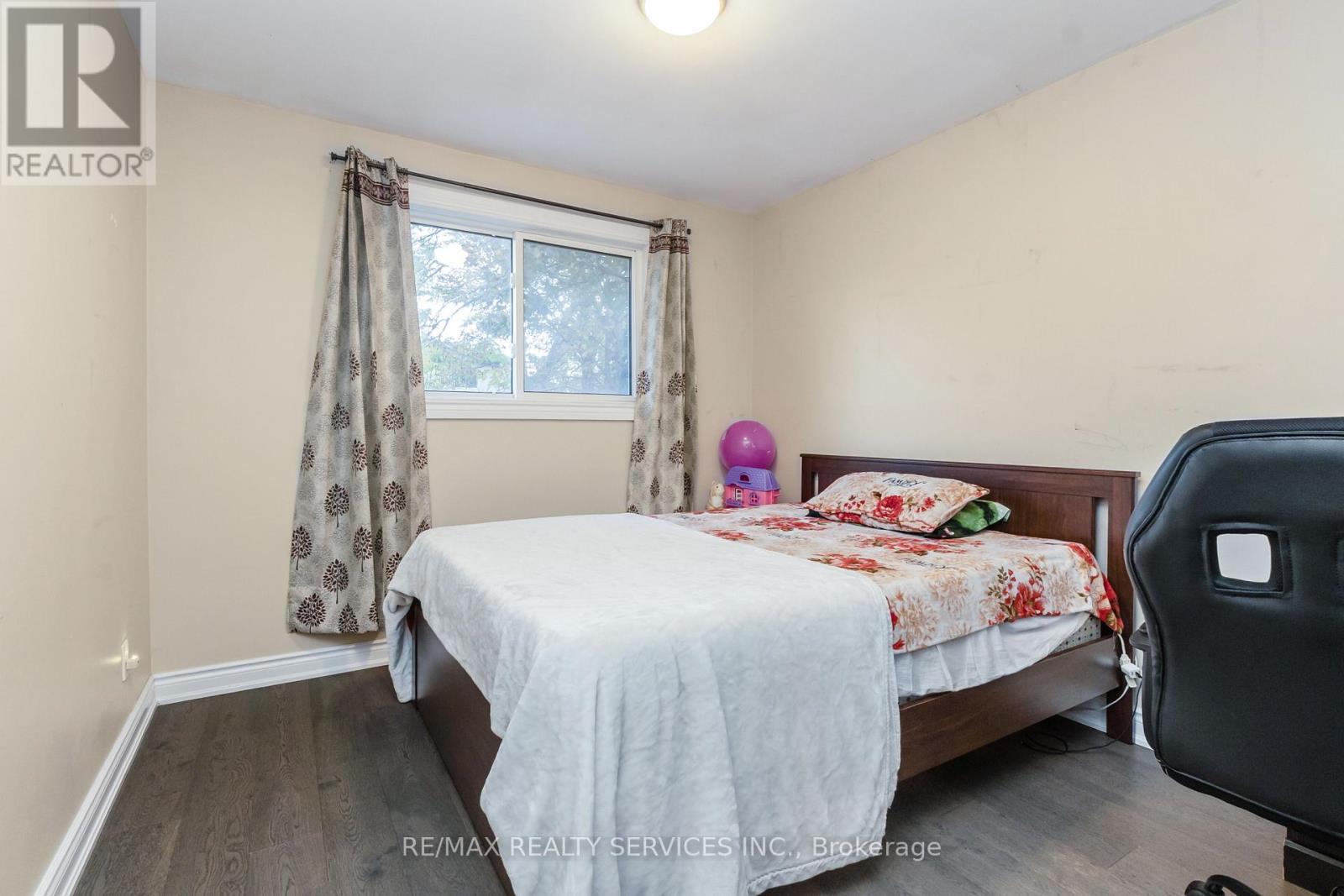 26 Lambton Court, Brampton, Ontario  L6V 2A9 - Photo 17 - W12507366