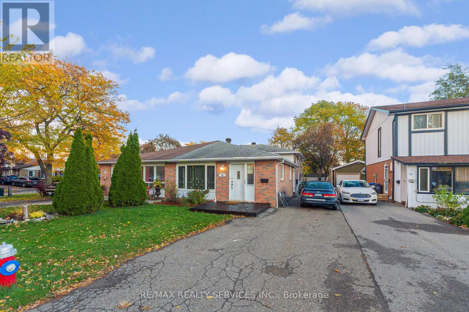 26 Lambton Court, Brampton, Ontario  L6V 2A9 - Photo 2 - W12507366