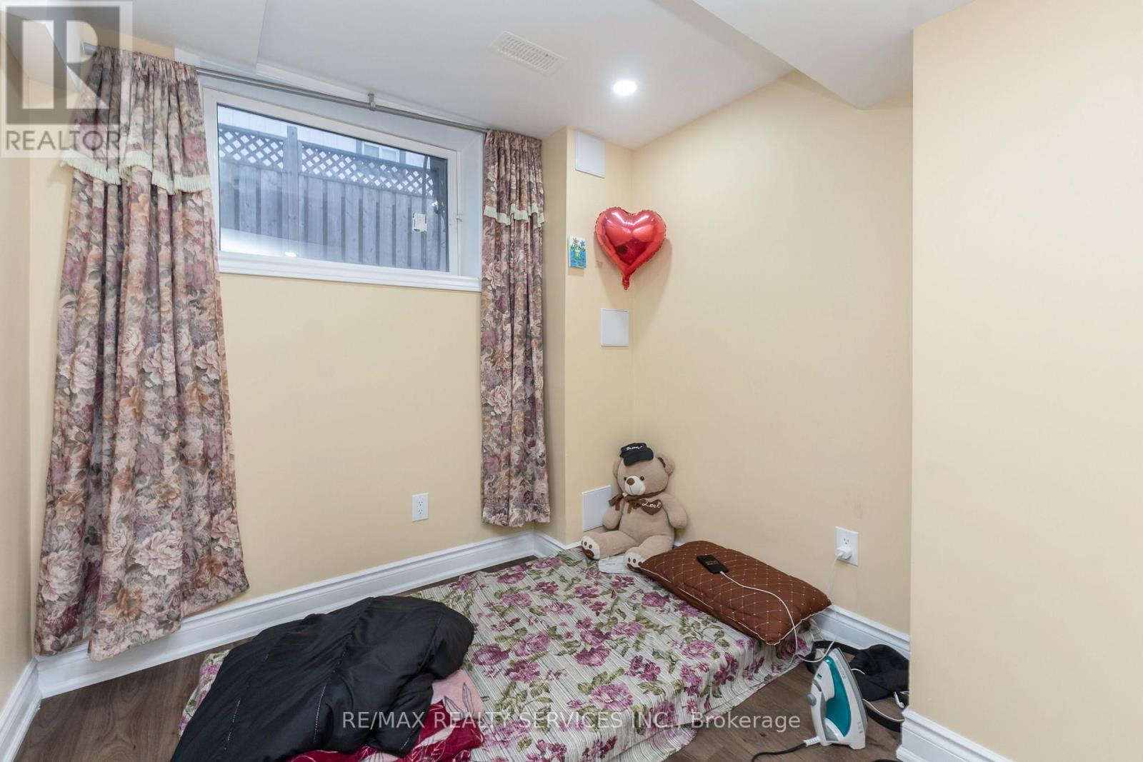 26 Lambton Court, Brampton, Ontario  L6V 2A9 - Photo 30 - W12507366