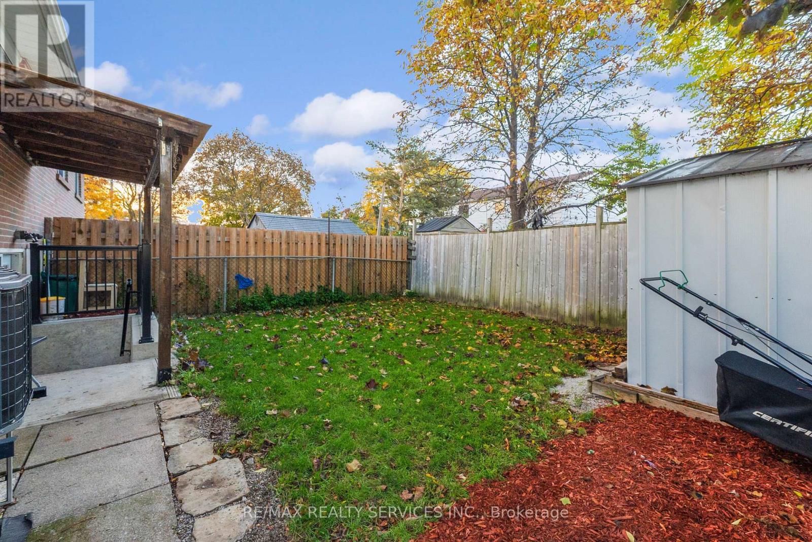 26 Lambton Court, Brampton, Ontario  L6V 2A9 - Photo 34 - W12507366