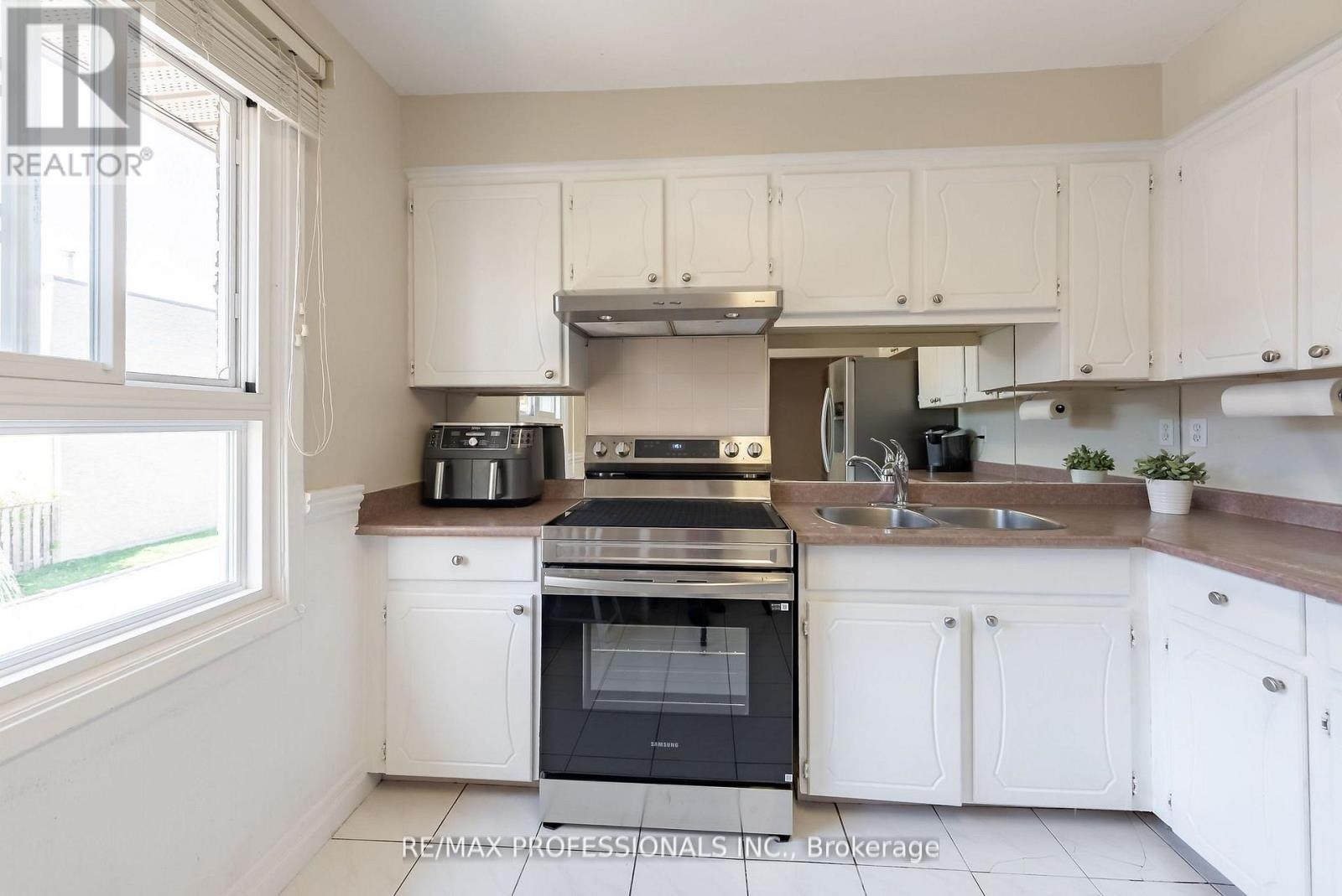 65 - 405 Hyacinthe Boulevard, Mississauga, Ontario  L5A 3N1 - Photo 13 - W12507372