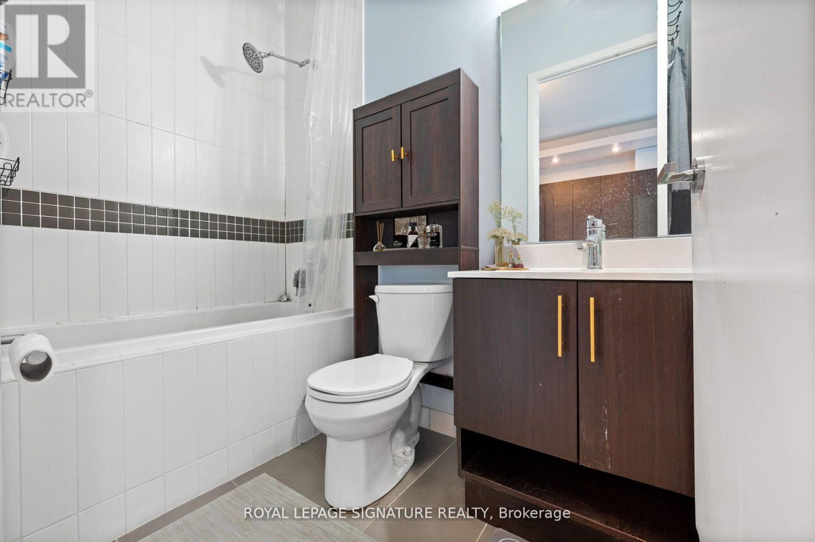 2521 - 165 Legion Road N, Toronto, Ontario  M8Y 0B3 - Photo 12 - W12507404