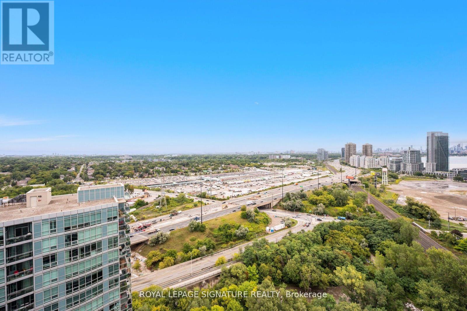 2521 - 165 Legion Road N, Toronto, Ontario  M8Y 0B3 - Photo 15 - W12507404