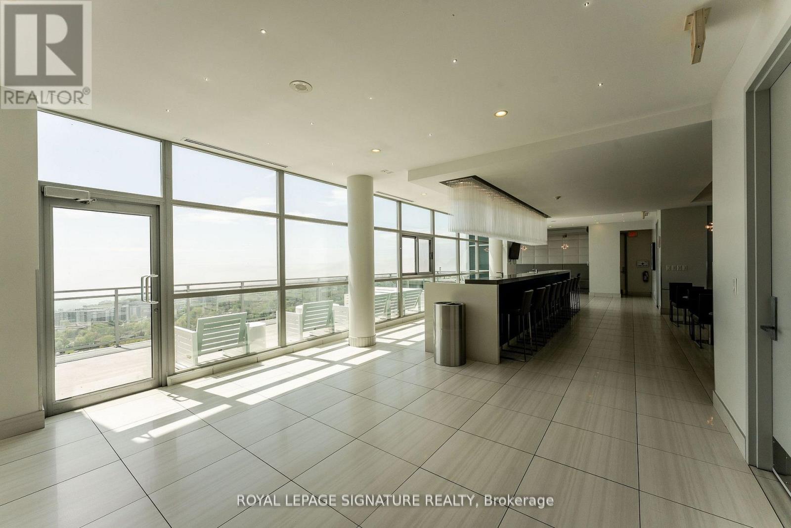 2521 - 165 Legion Road N, Toronto, Ontario  M8Y 0B3 - Photo 21 - W12507404