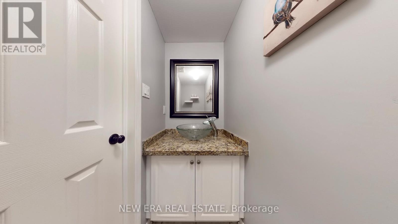 496 Delphine Drive, Burlington, Ontario  L7L 6W8 - Photo 14 - W12507416