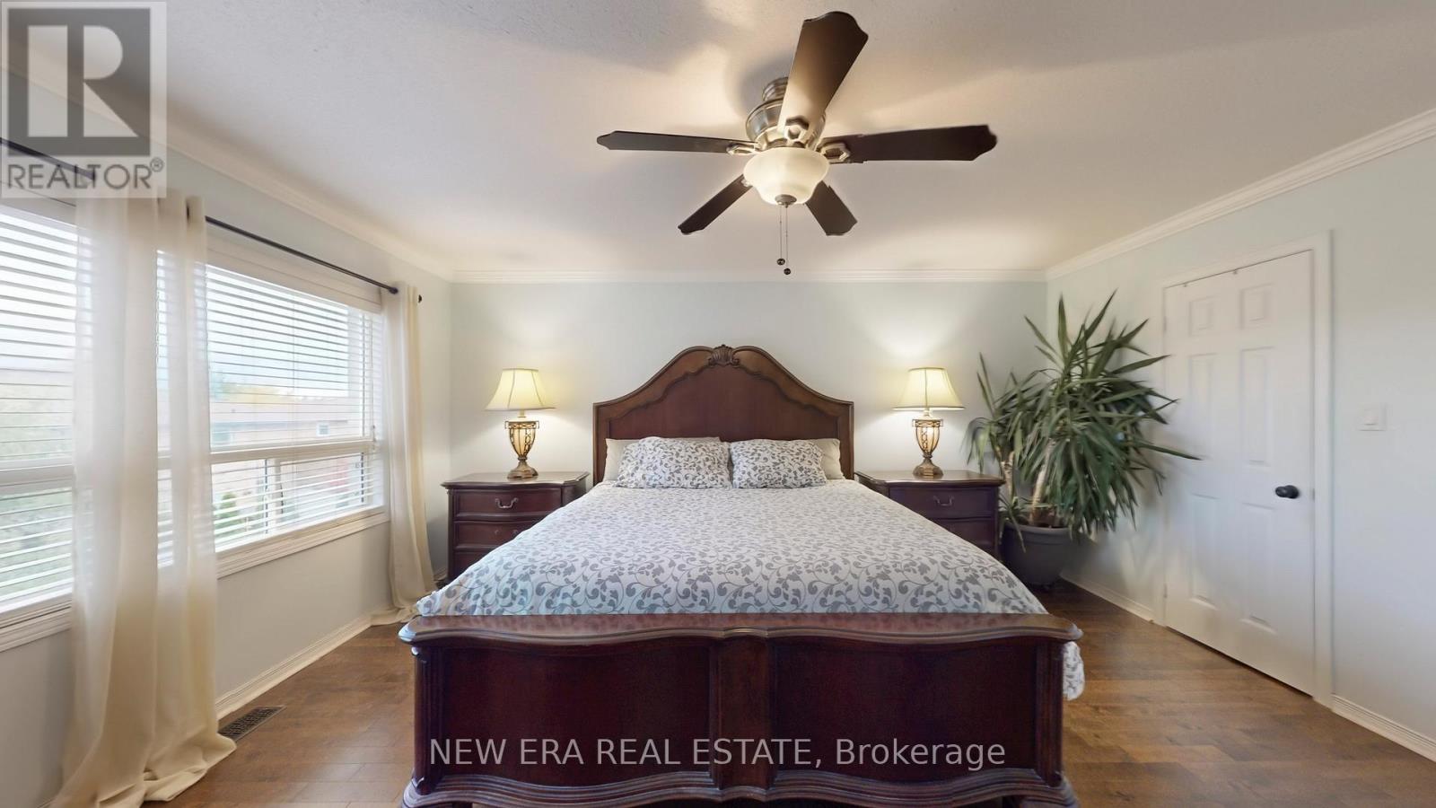 496 Delphine Drive, Burlington, Ontario  L7L 6W8 - Photo 22 - W12507416