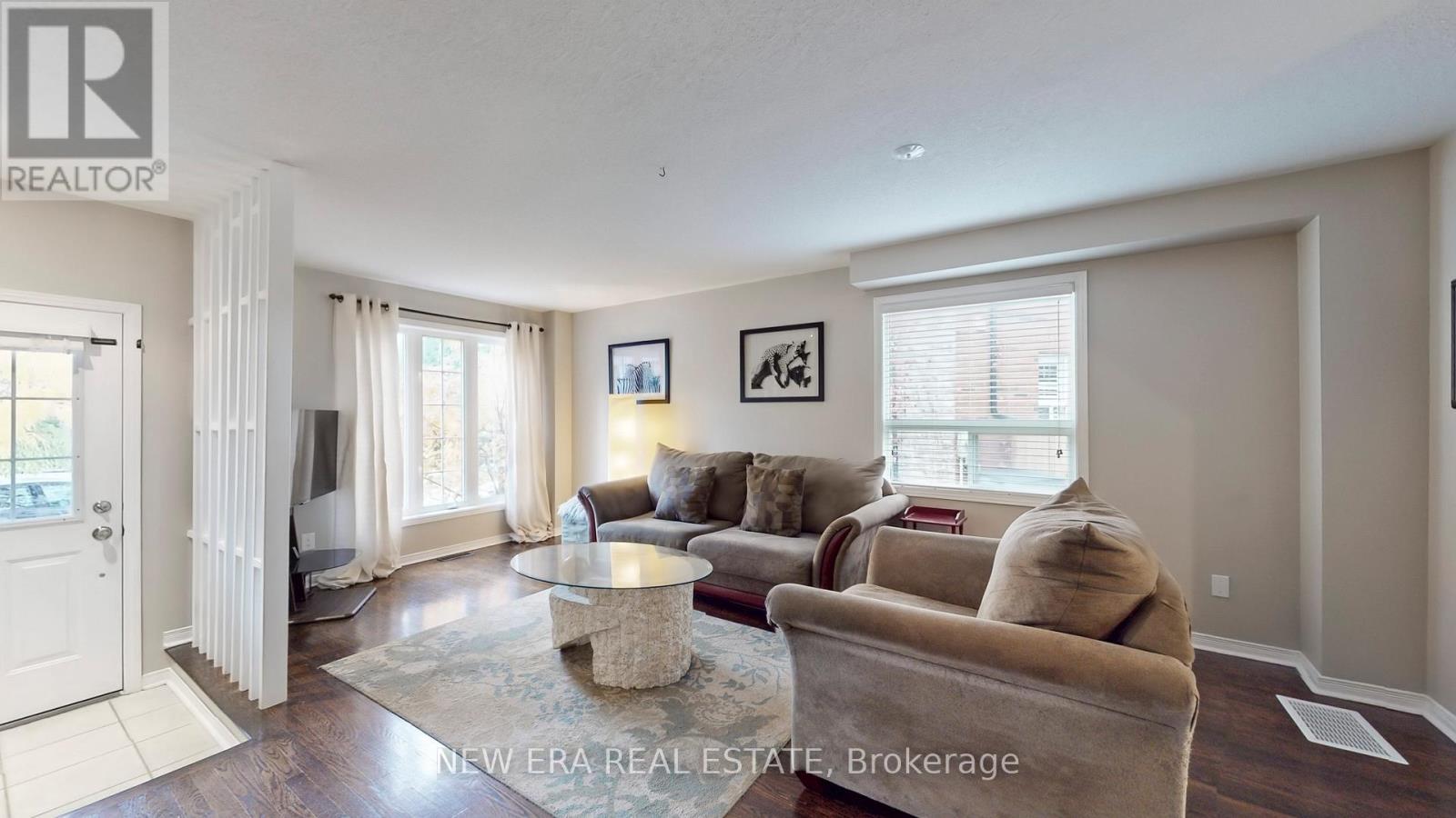 496 Delphine Drive, Burlington, Ontario  L7L 6W8 - Photo 3 - W12507416