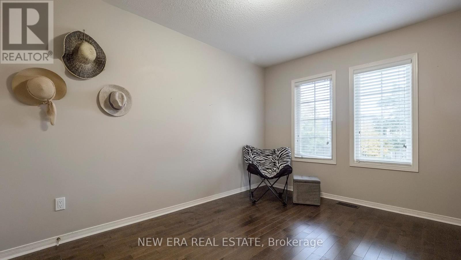 496 Delphine Drive, Burlington, Ontario  L7L 6W8 - Photo 30 - W12507416