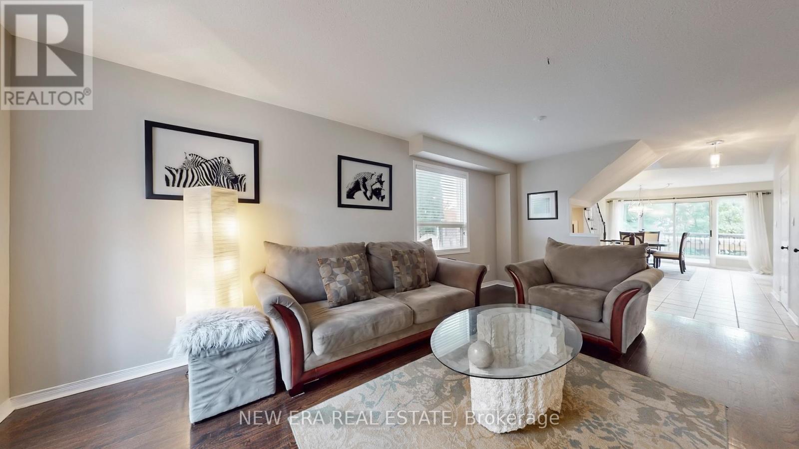 496 Delphine Drive, Burlington, Ontario  L7L 6W8 - Photo 5 - W12507416