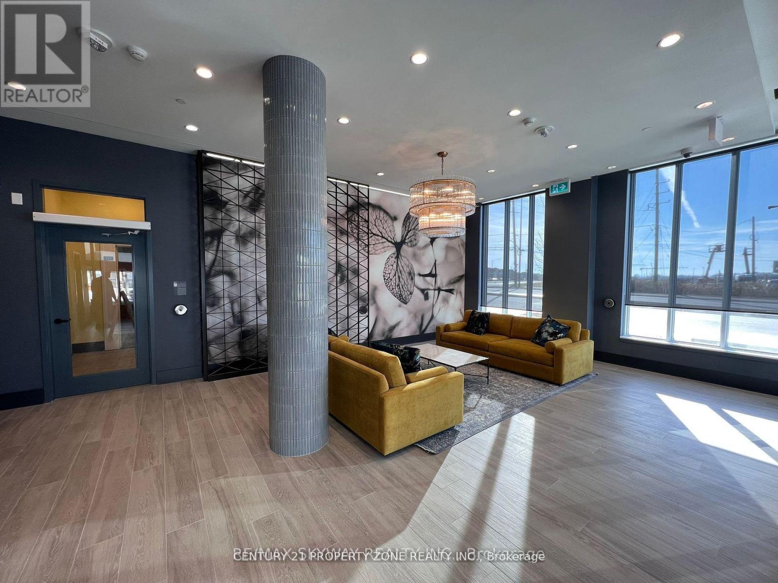 101 - 10 Lagerfield Drive, Brampton, Ontario  L7A 5L3 - Photo 2 - W12507436