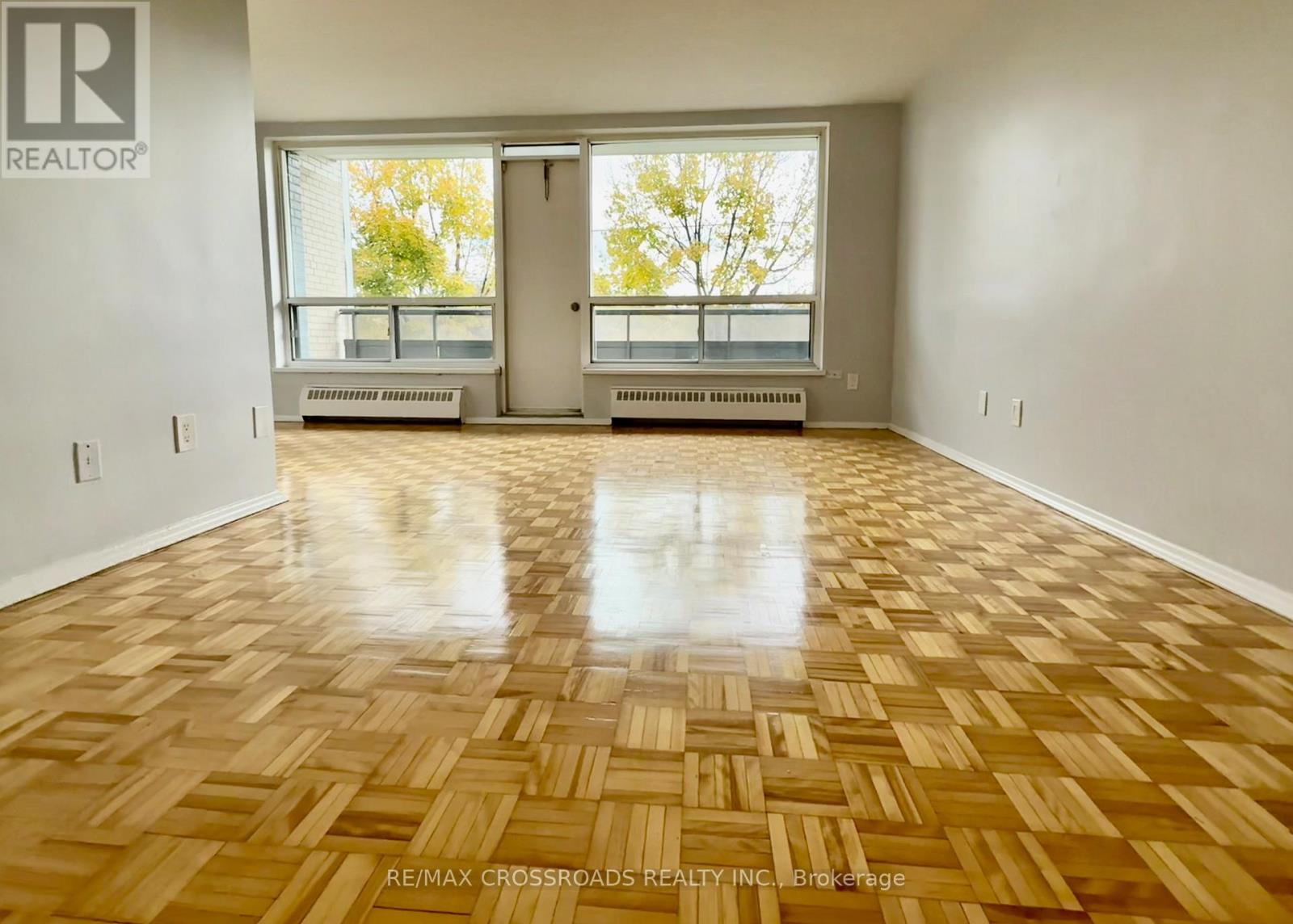 208 - 363 Lakeshore Road E, Mississauga, Ontario  L5G 1H7 - Photo 2 - W12507440